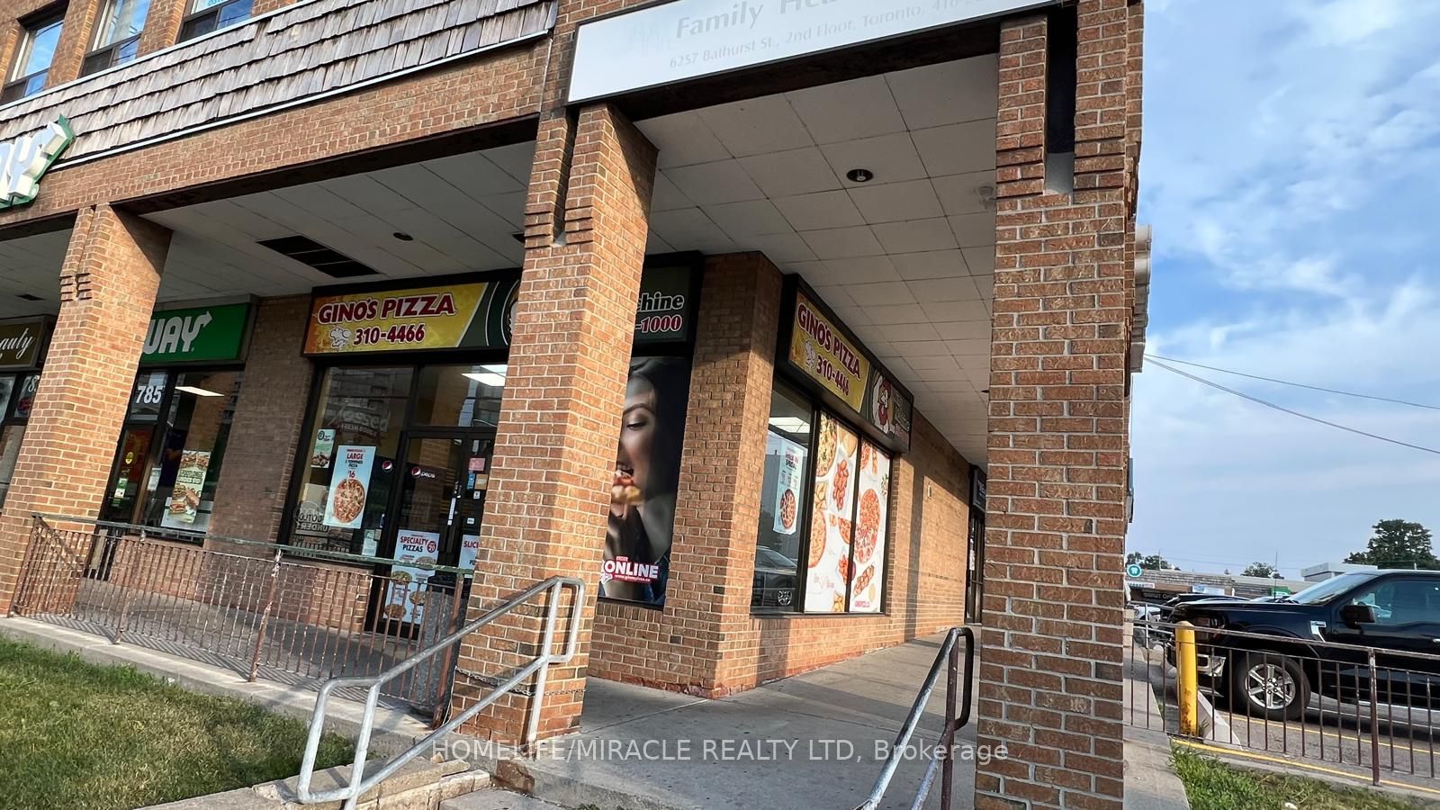 787 steeles Avenue W