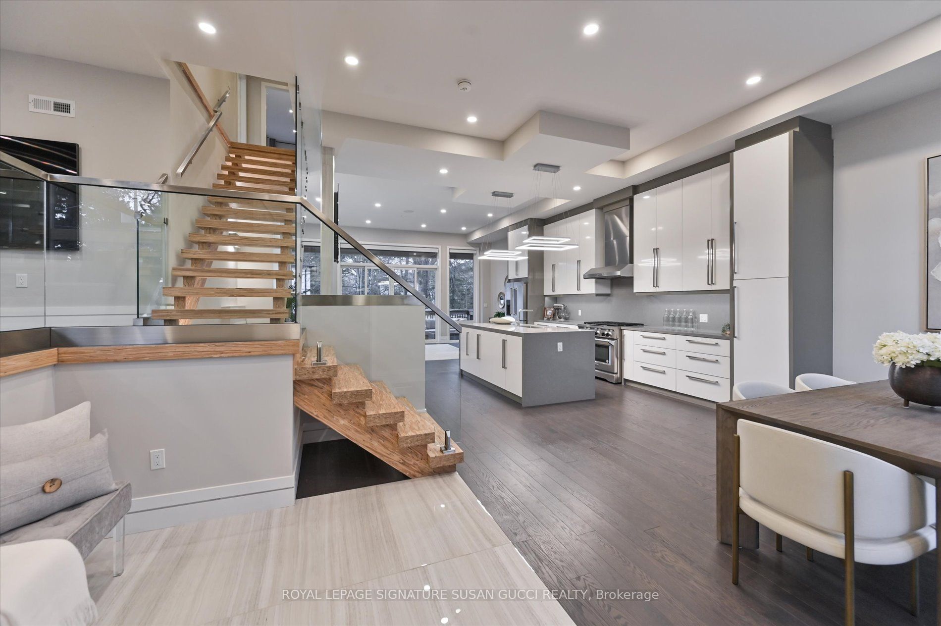 18 Ferris Road
