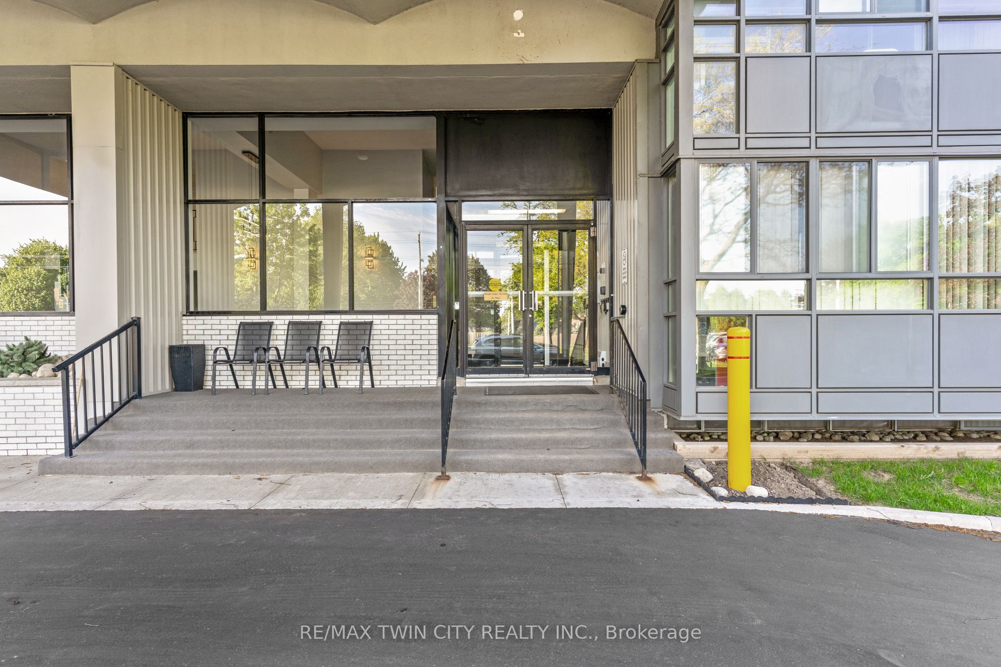 24 Midland Drive 306