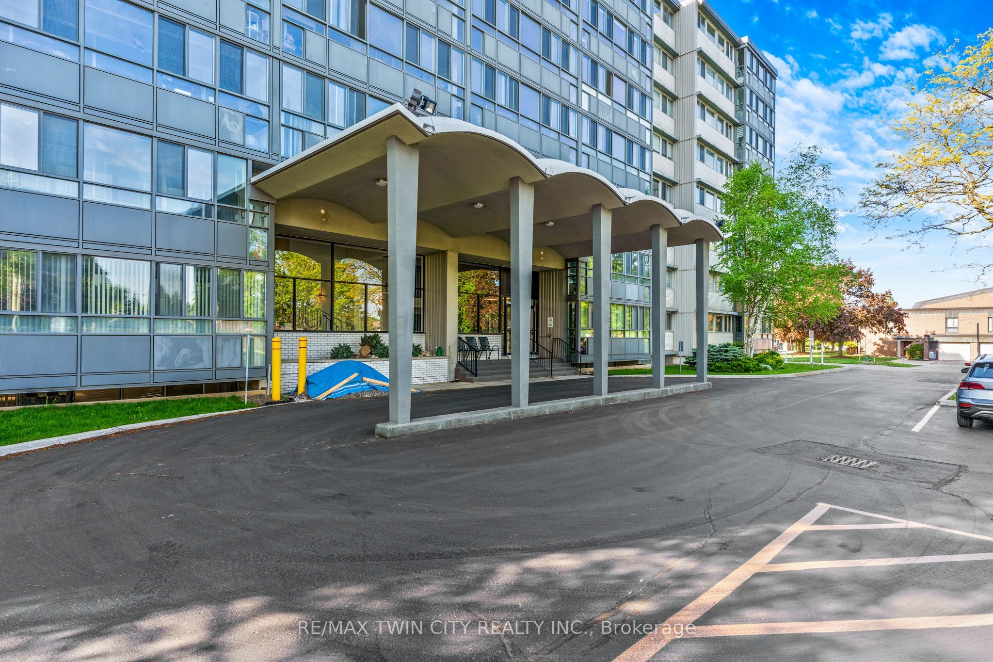24 Midland Drive 306