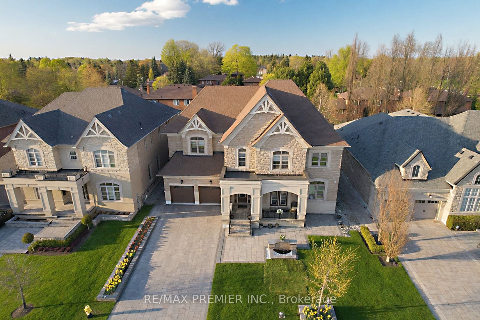 95 Sarracini Crescent