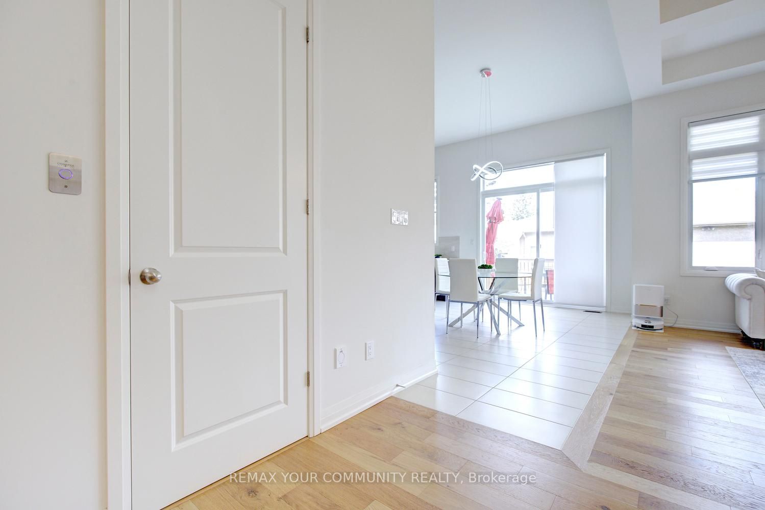 96 Bond Crescent