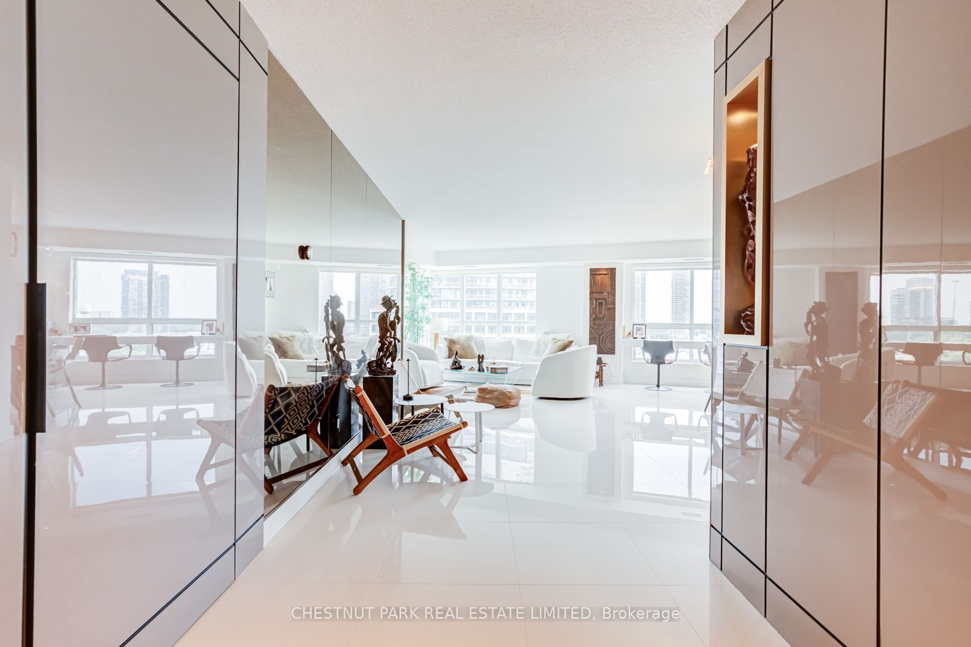2111 Lake Shore Boulevard W 1208