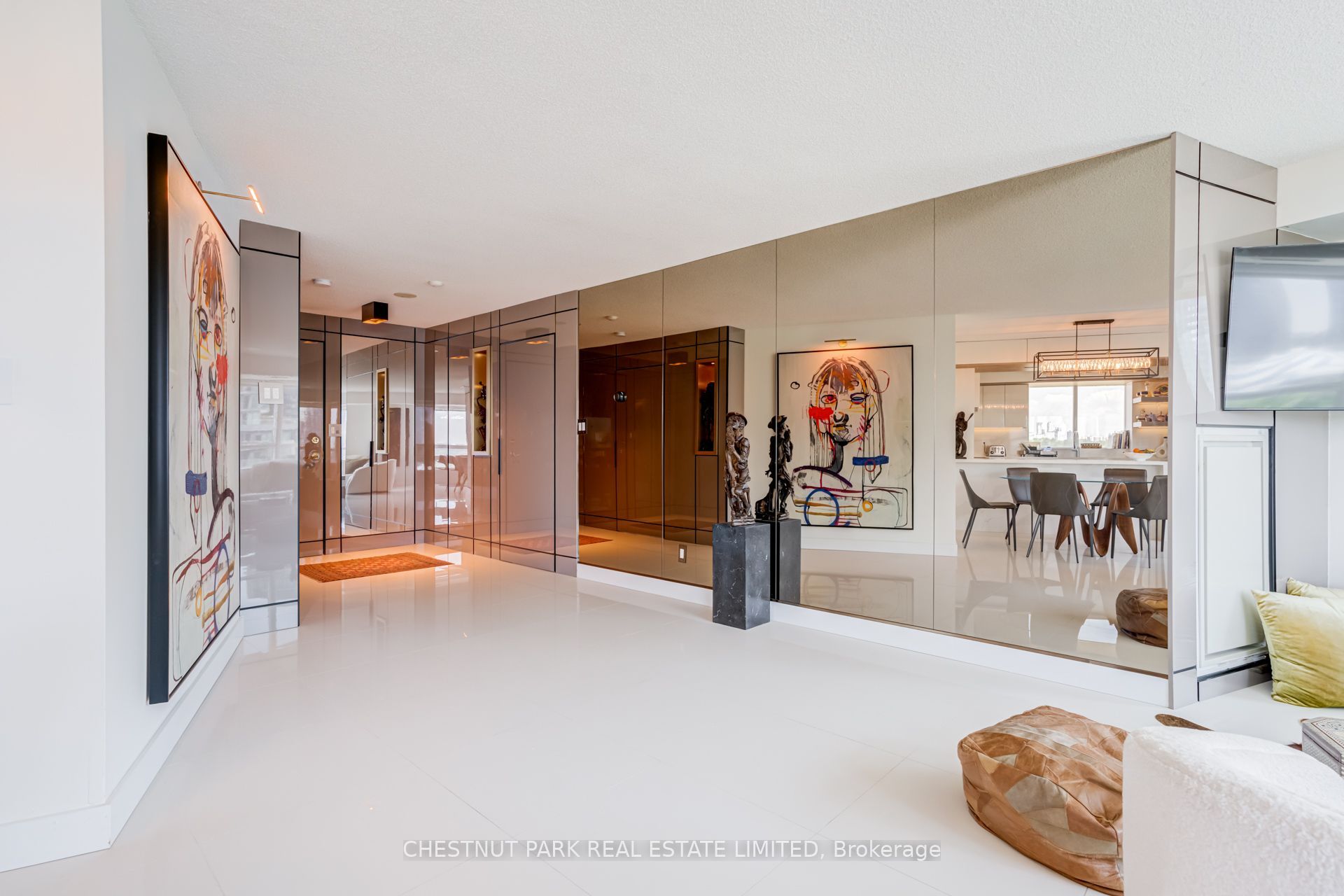 2111 Lake Shore Boulevard W 1208