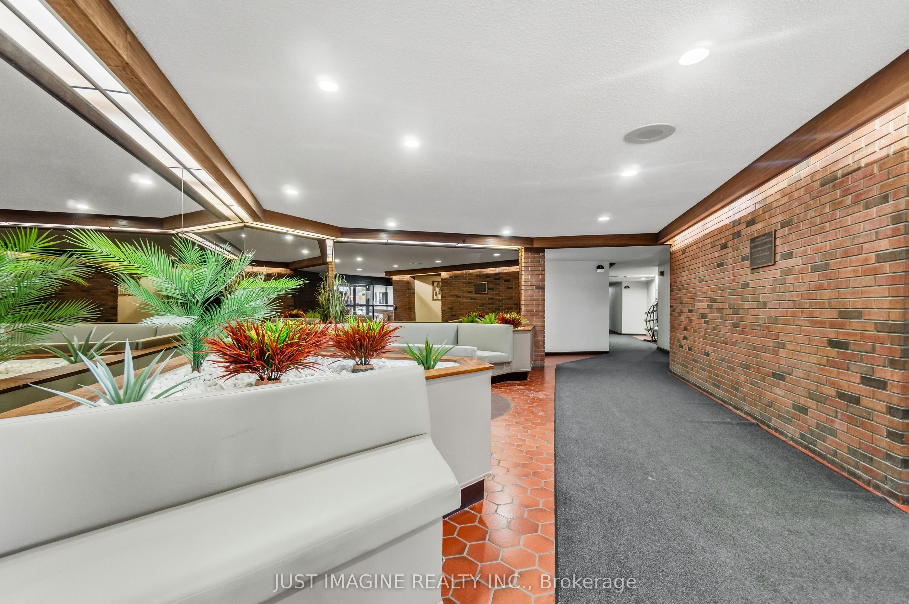 3100 Carling Avenue 201