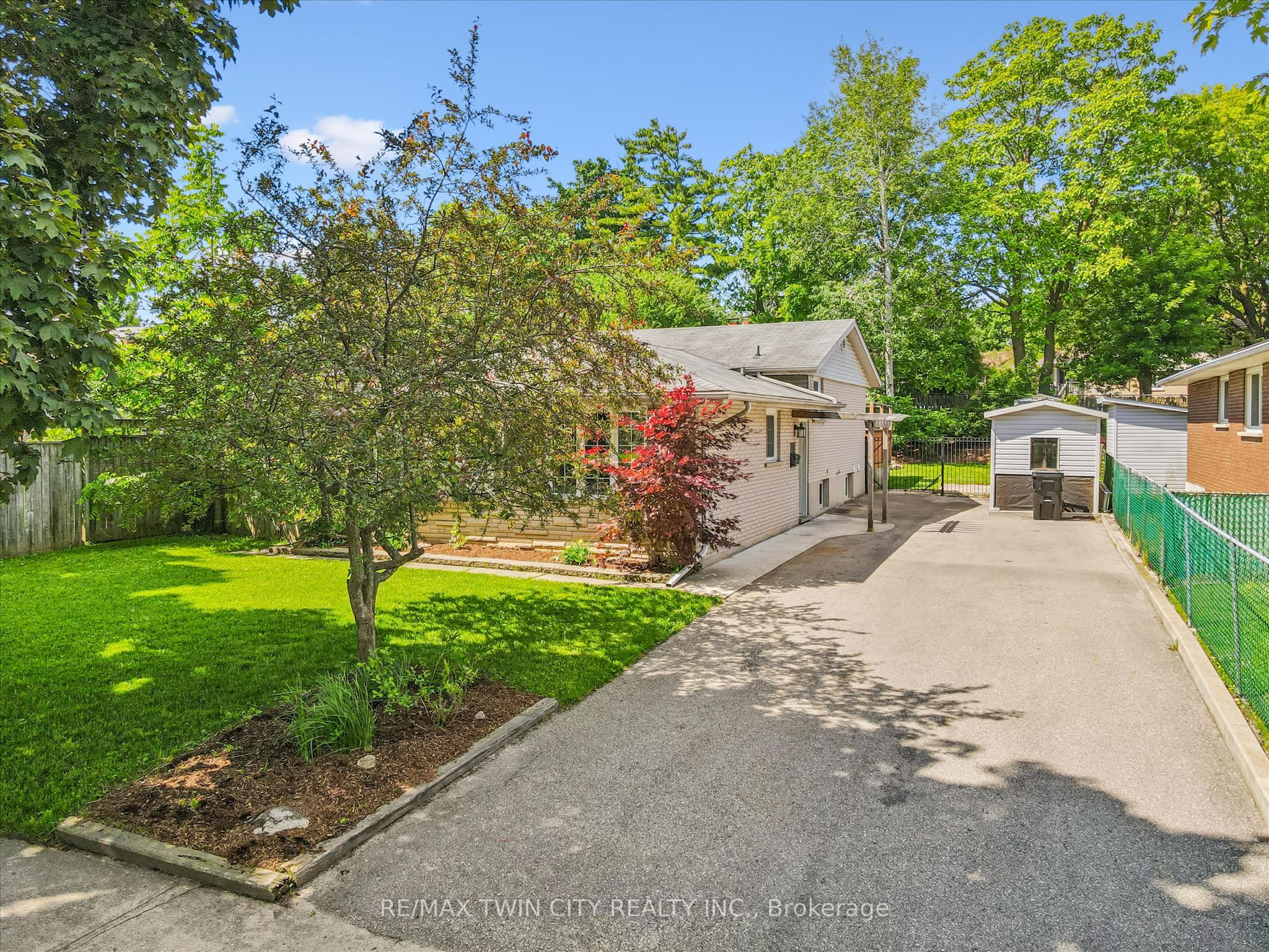 107 Queenston Drive