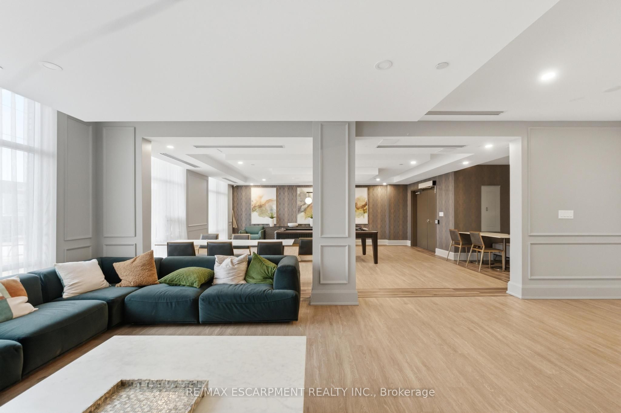 460 Dundas Street E 1112