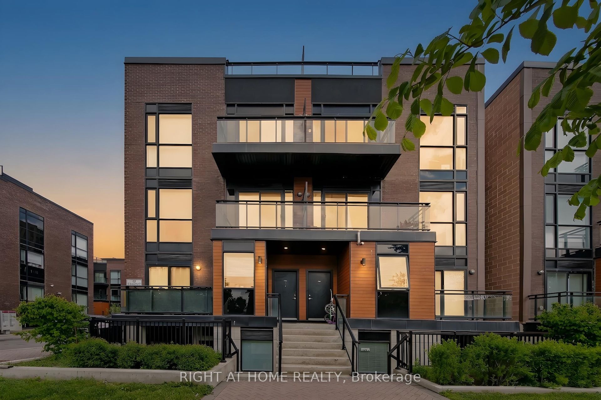 32 Coles Avenue F1103