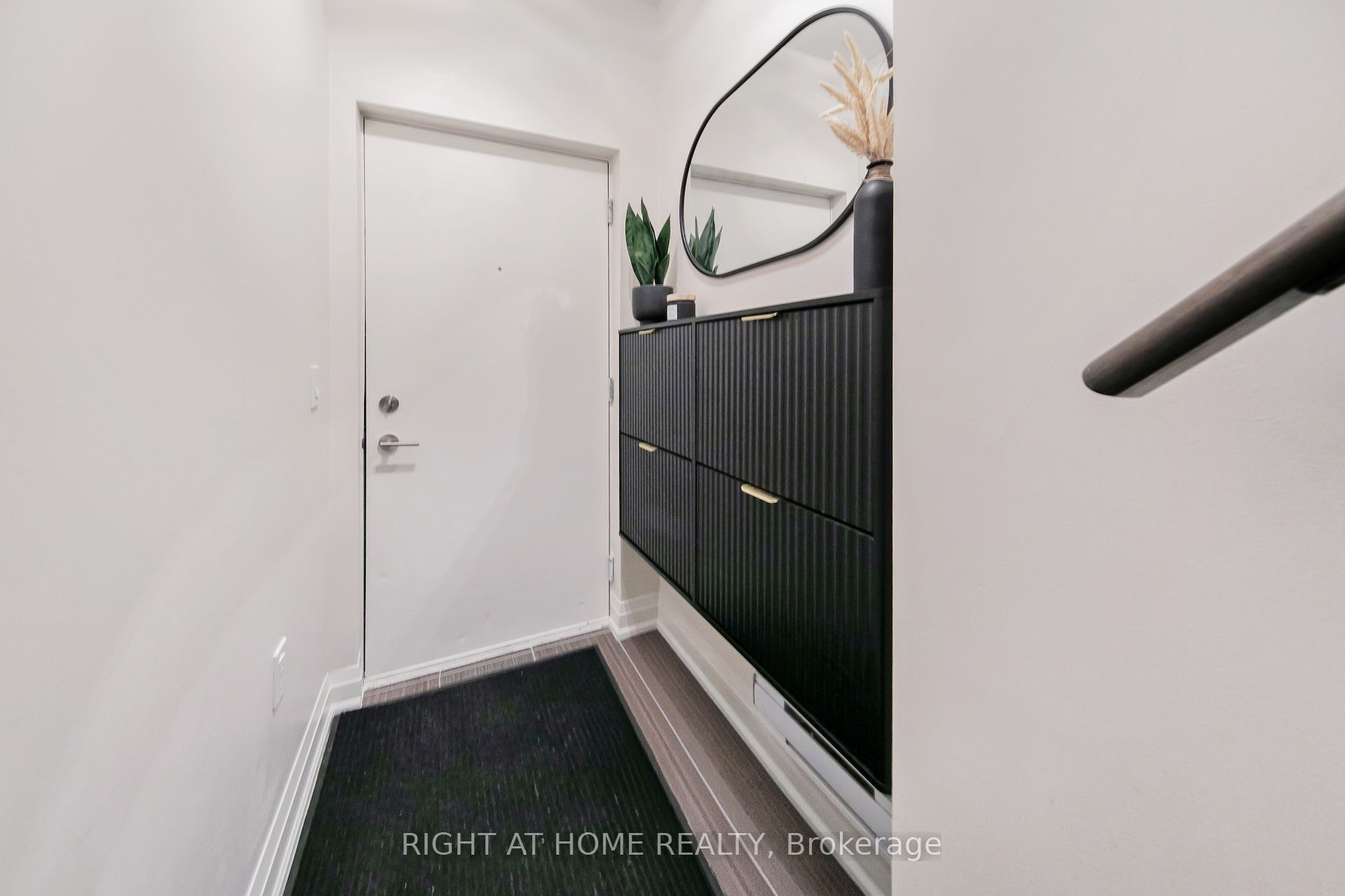 32 Coles Avenue F1103
