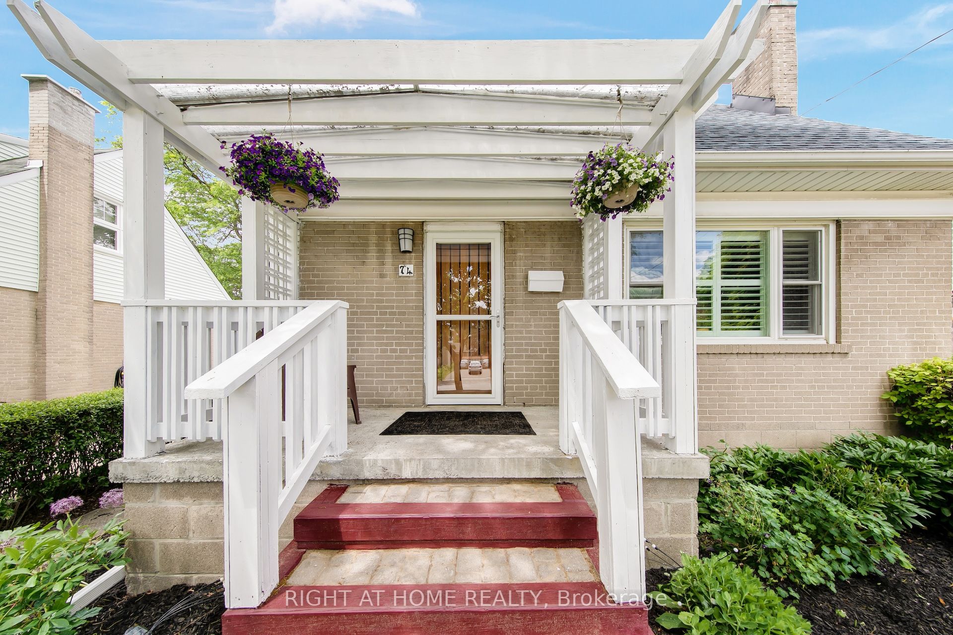 74 MCCAUL Street