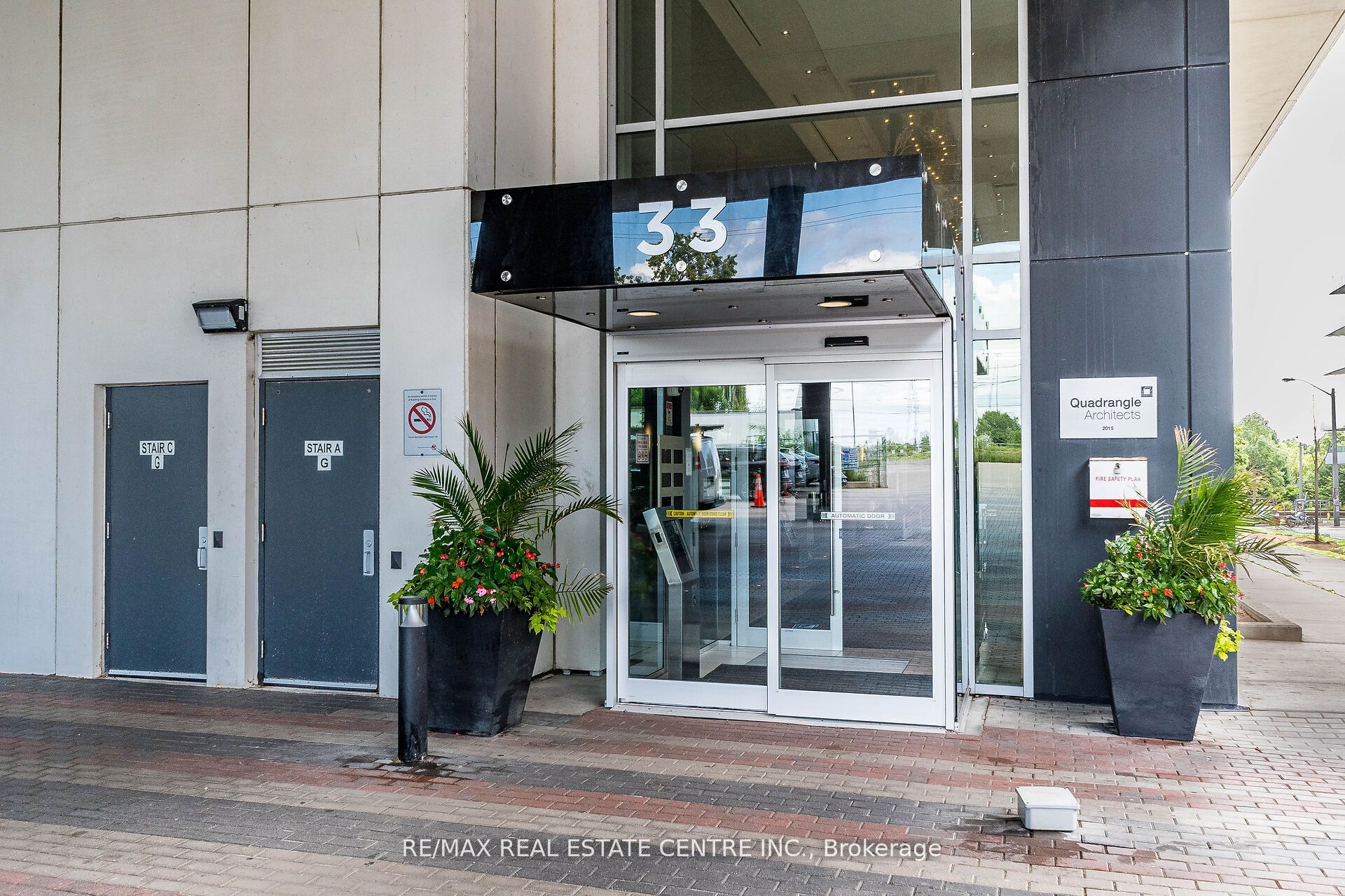 33 Shore Breeze Drive 2611