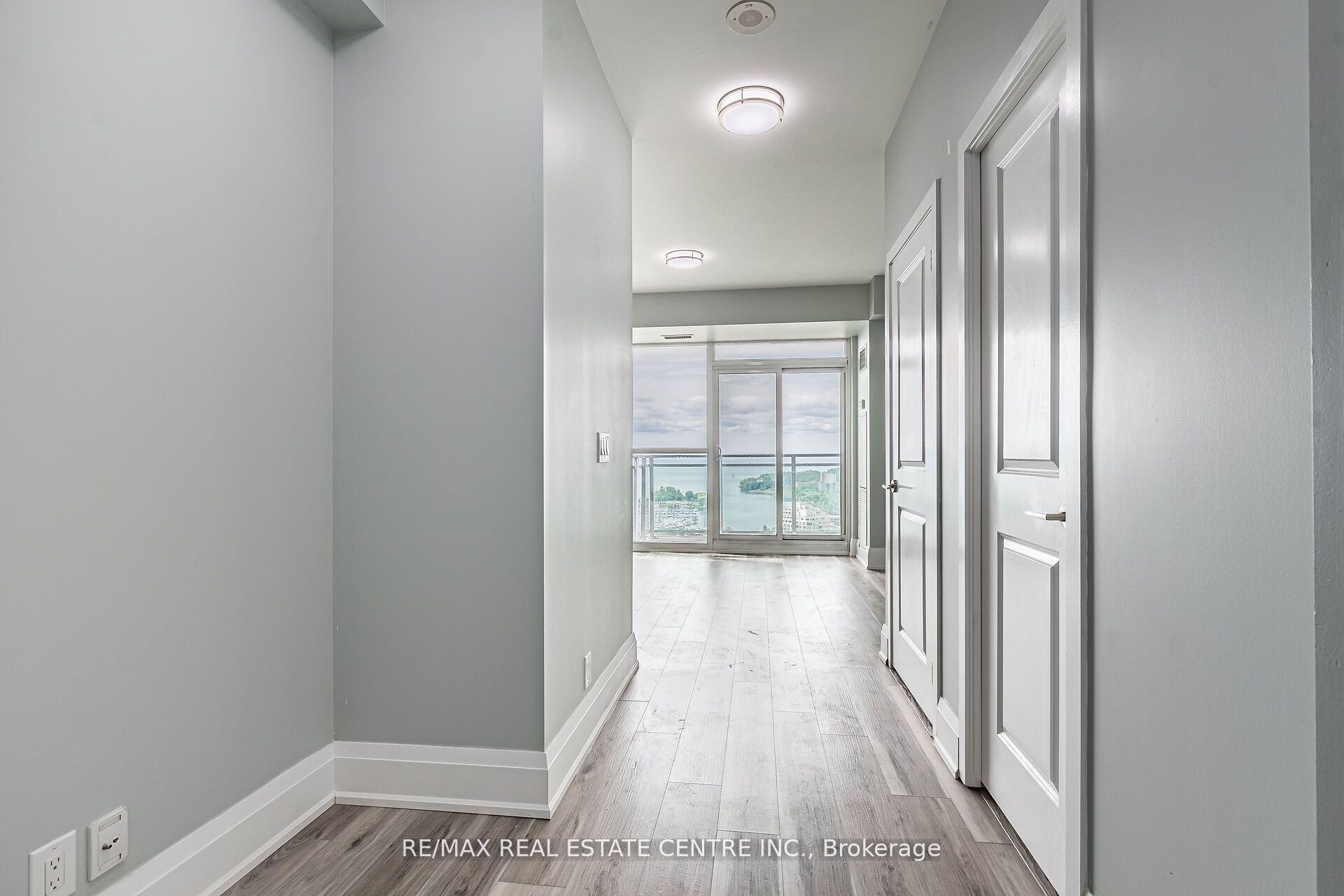 33 Shore Breeze Drive 2611