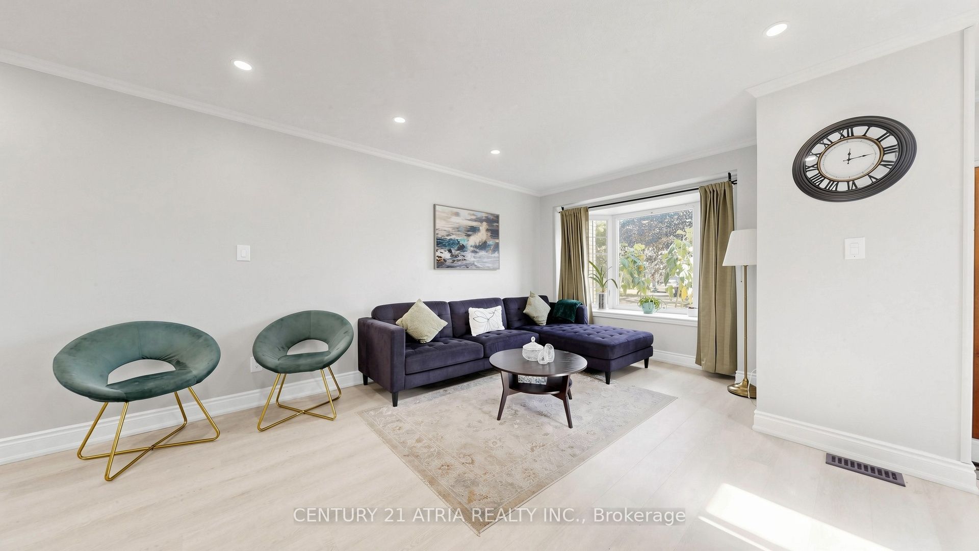 982 Renfrew Court