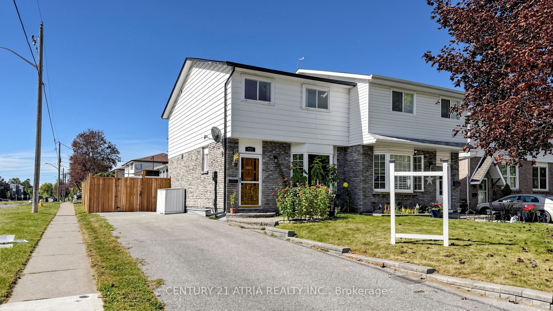 982 Renfrew Court