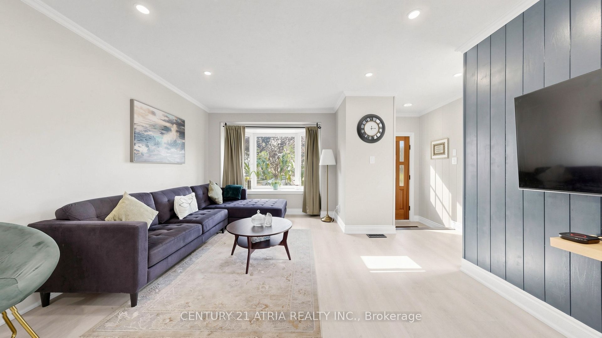 982 Renfrew Court