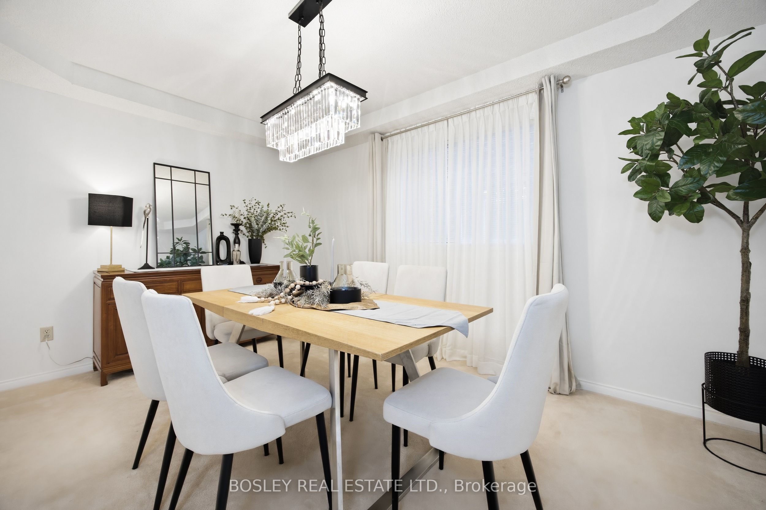 5176 Castlefield Drive