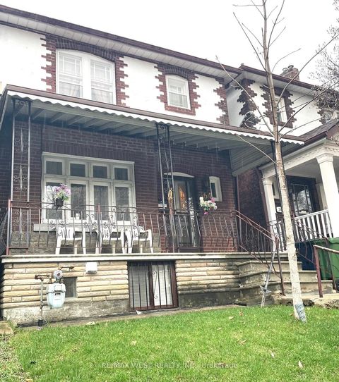 364 Roxton Road Toronto C01 ON M6G 3R2