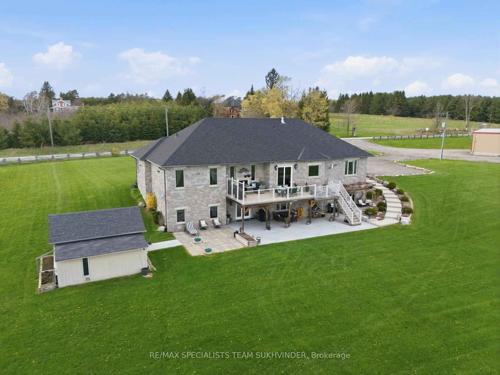 2049 Highpoint Side Road