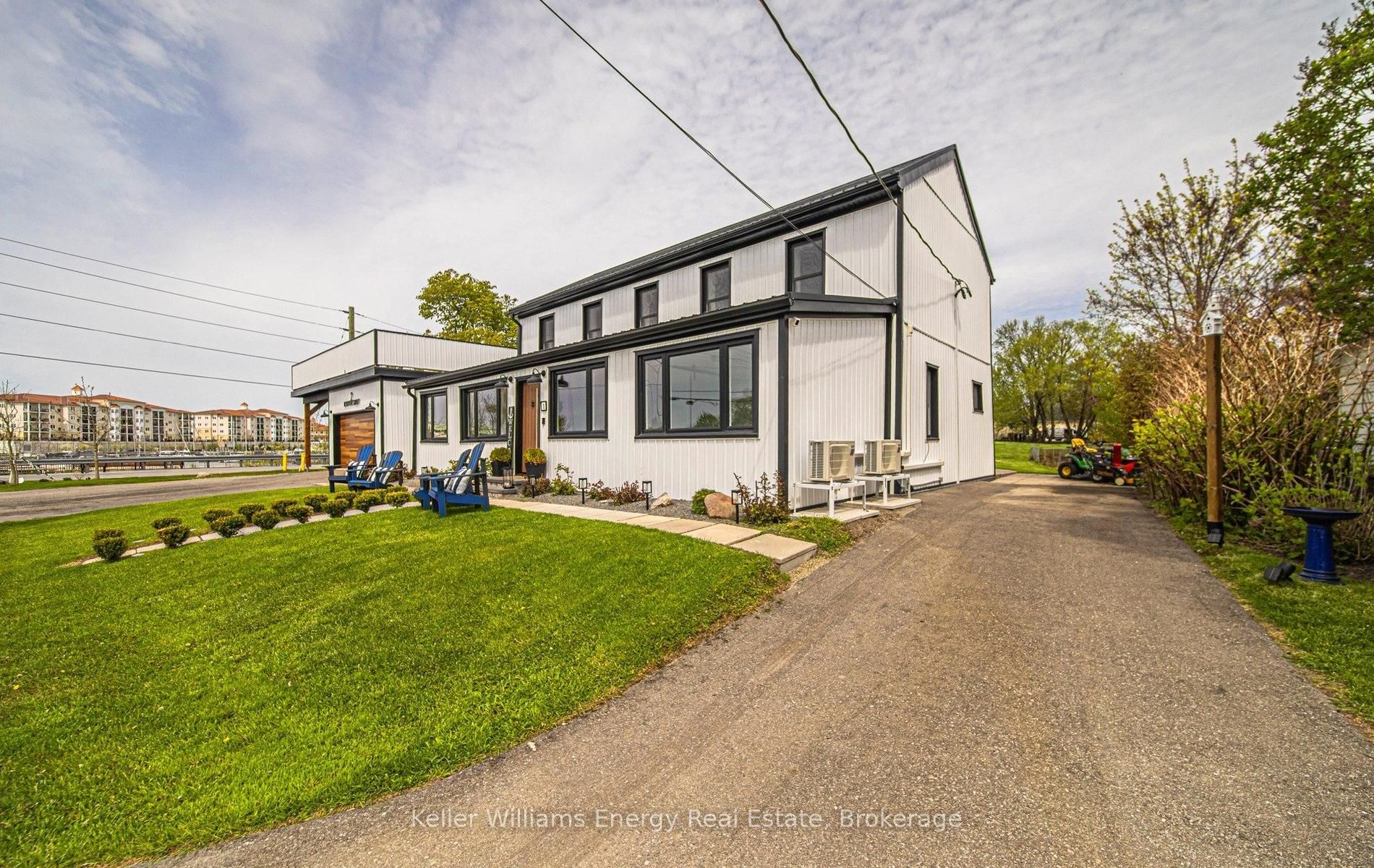 2 Boulton Street