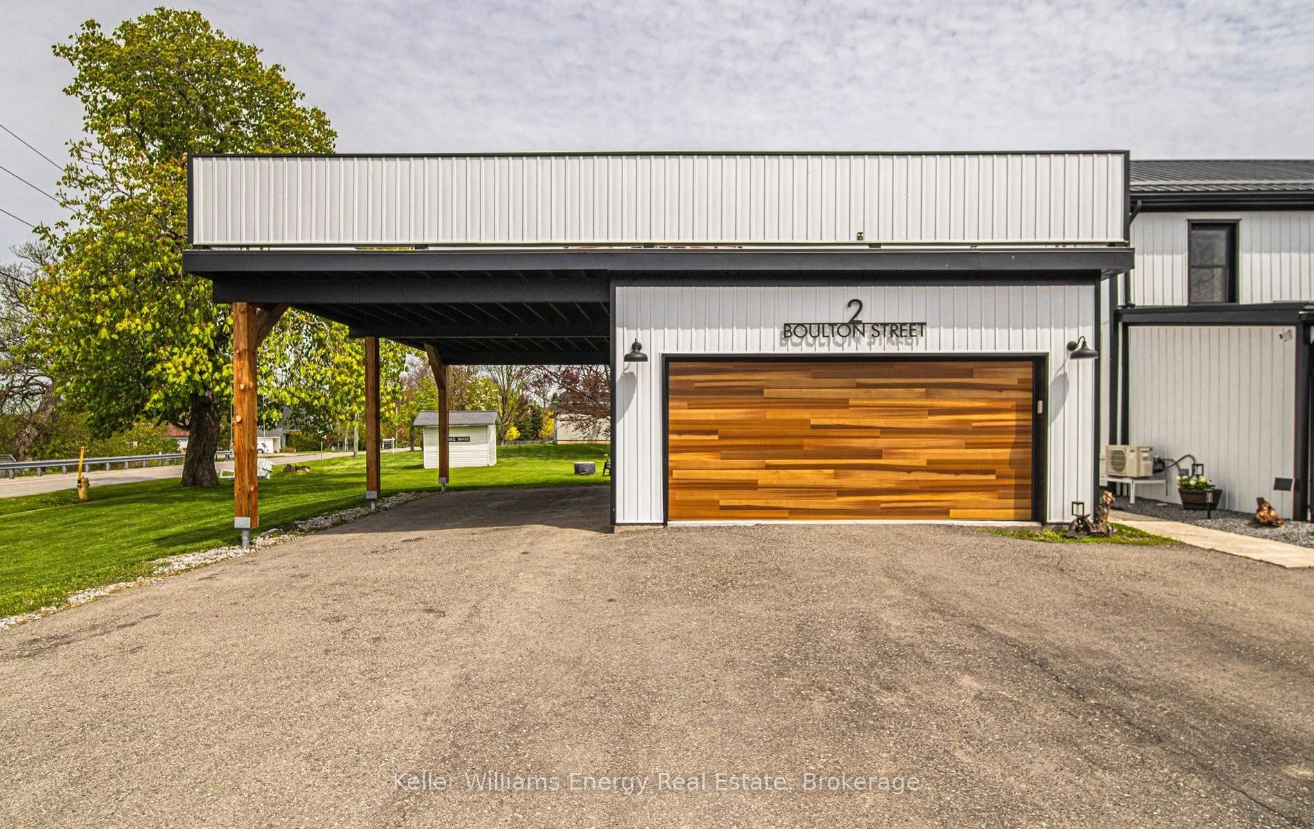 2 Boulton Street