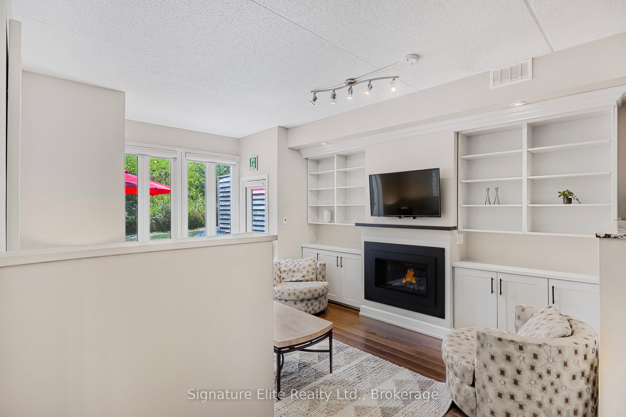 796404 Grey 19 Road 107