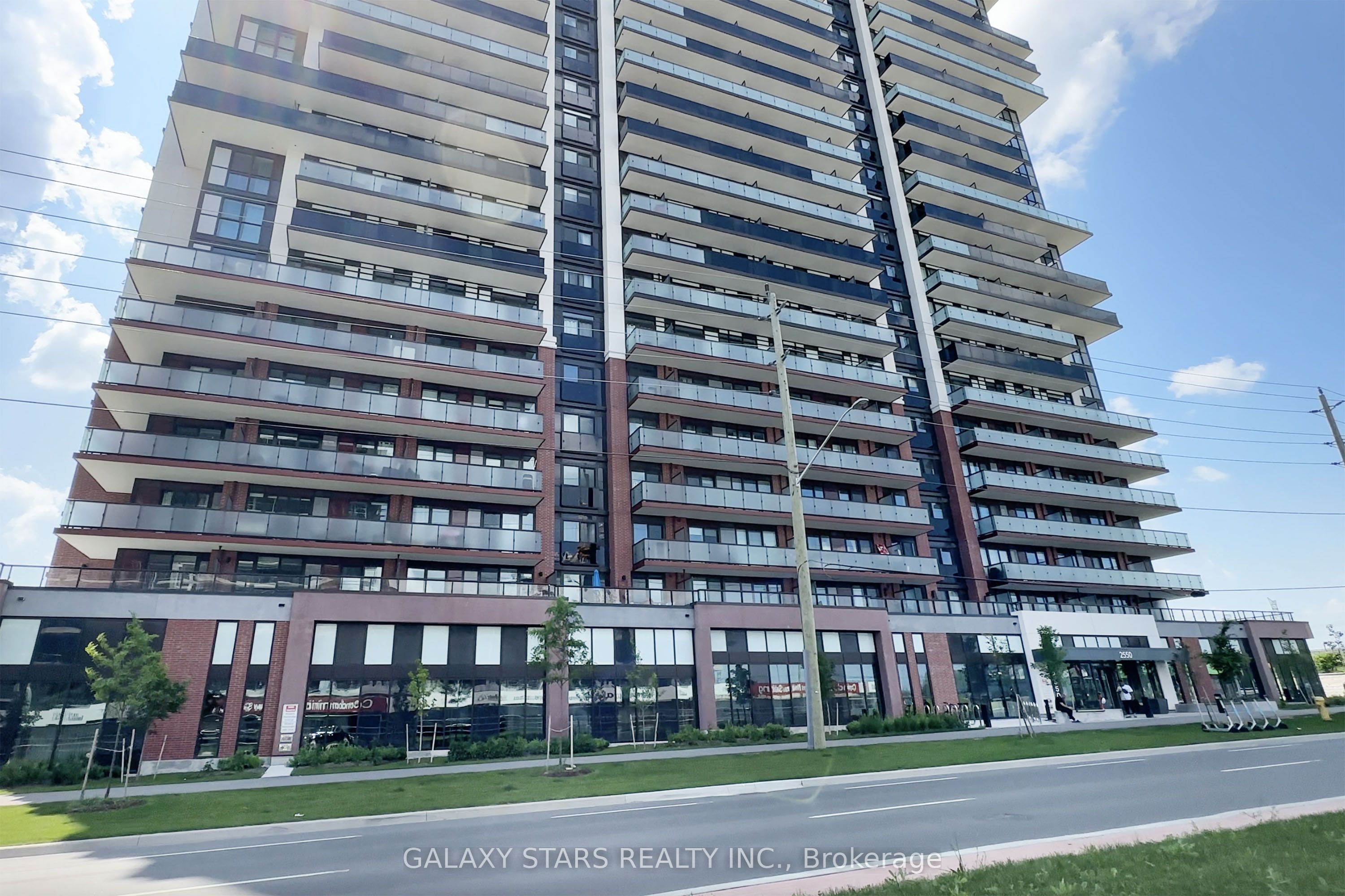 2550 Simcoe Street N 318