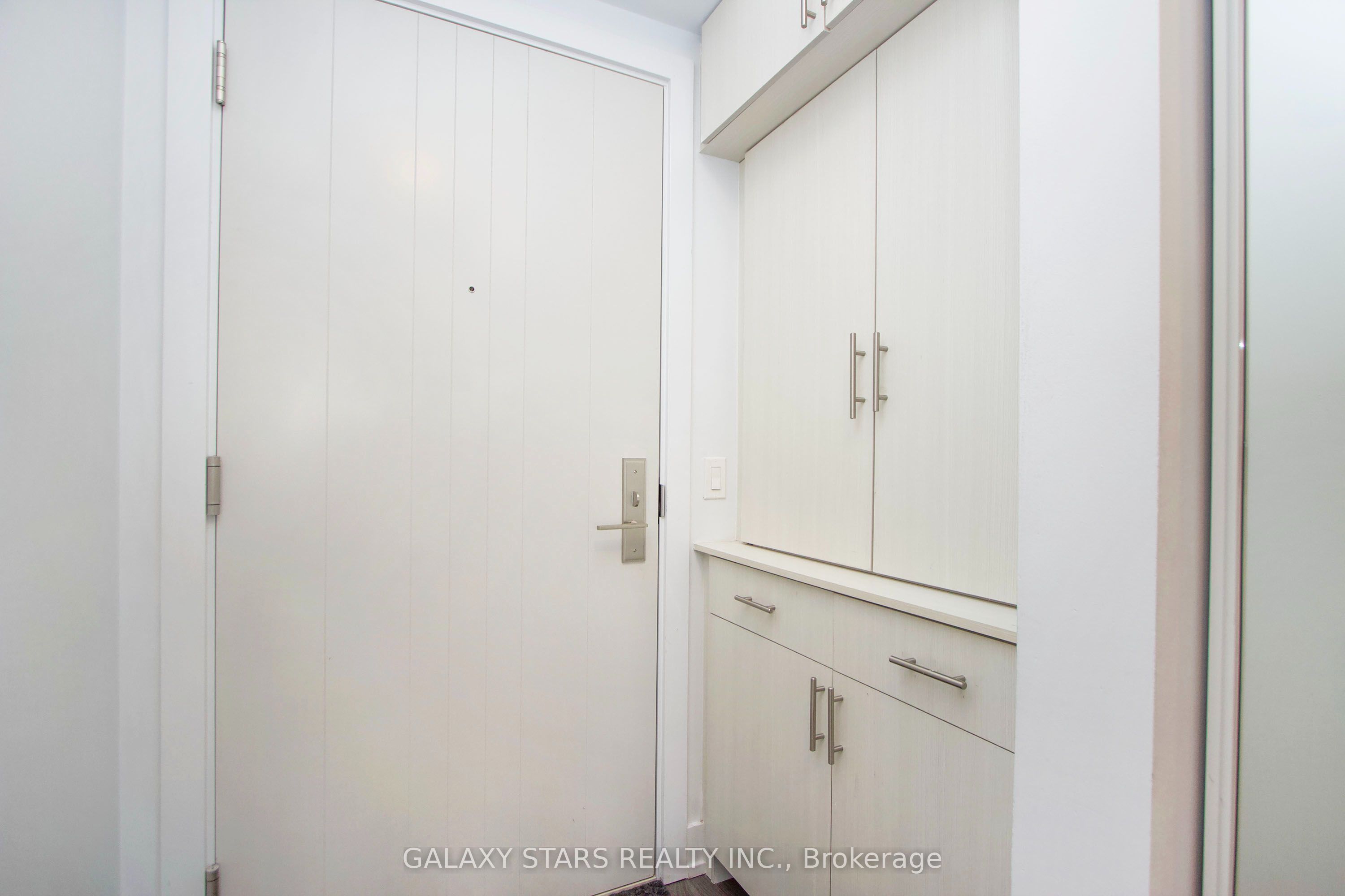 2550 Simcoe Street N 318