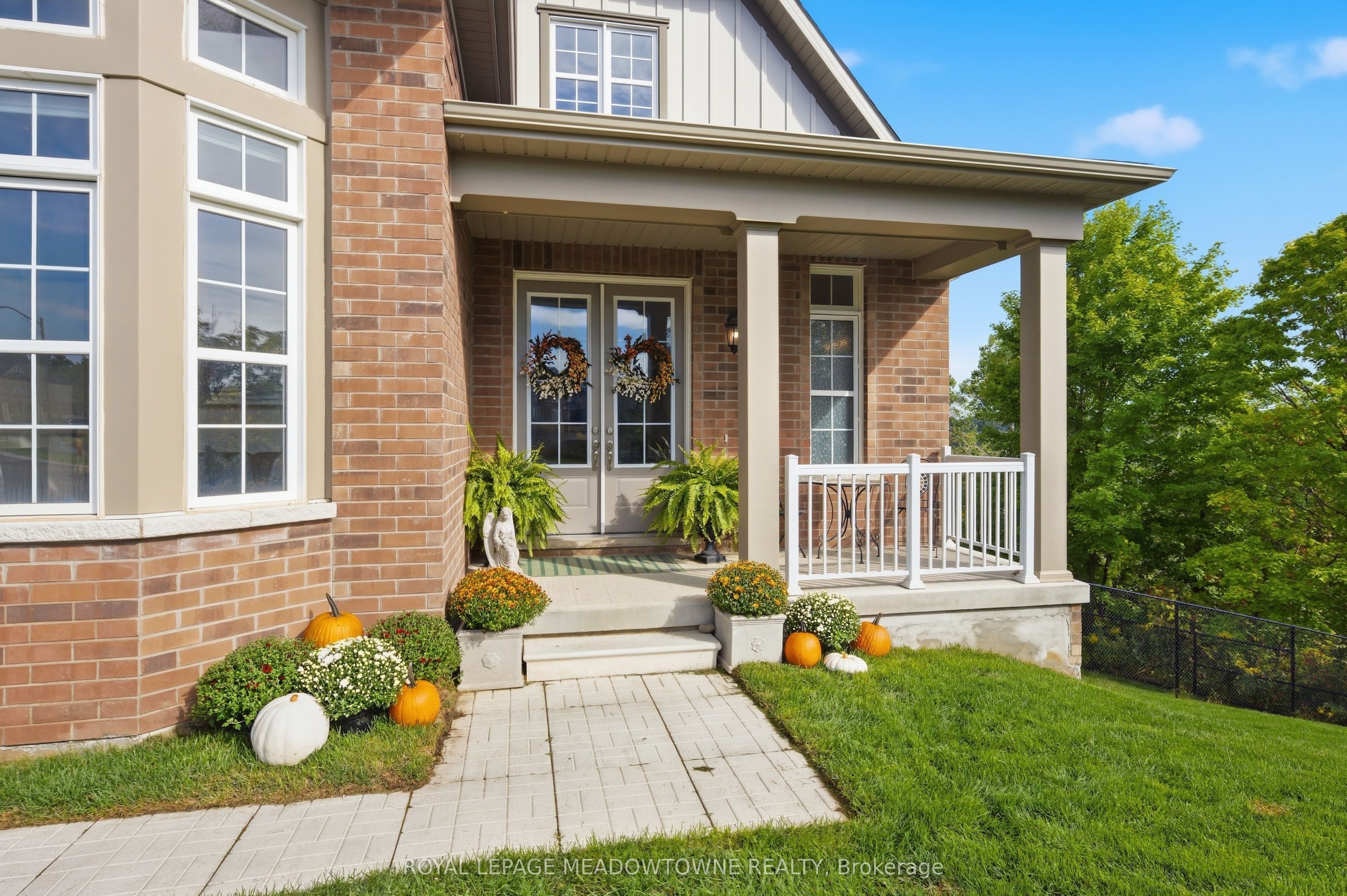 8 J B Robson Court