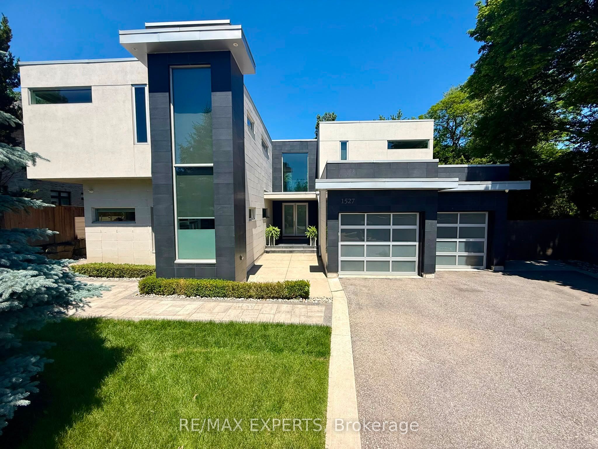 1527 Glenhill Crescent