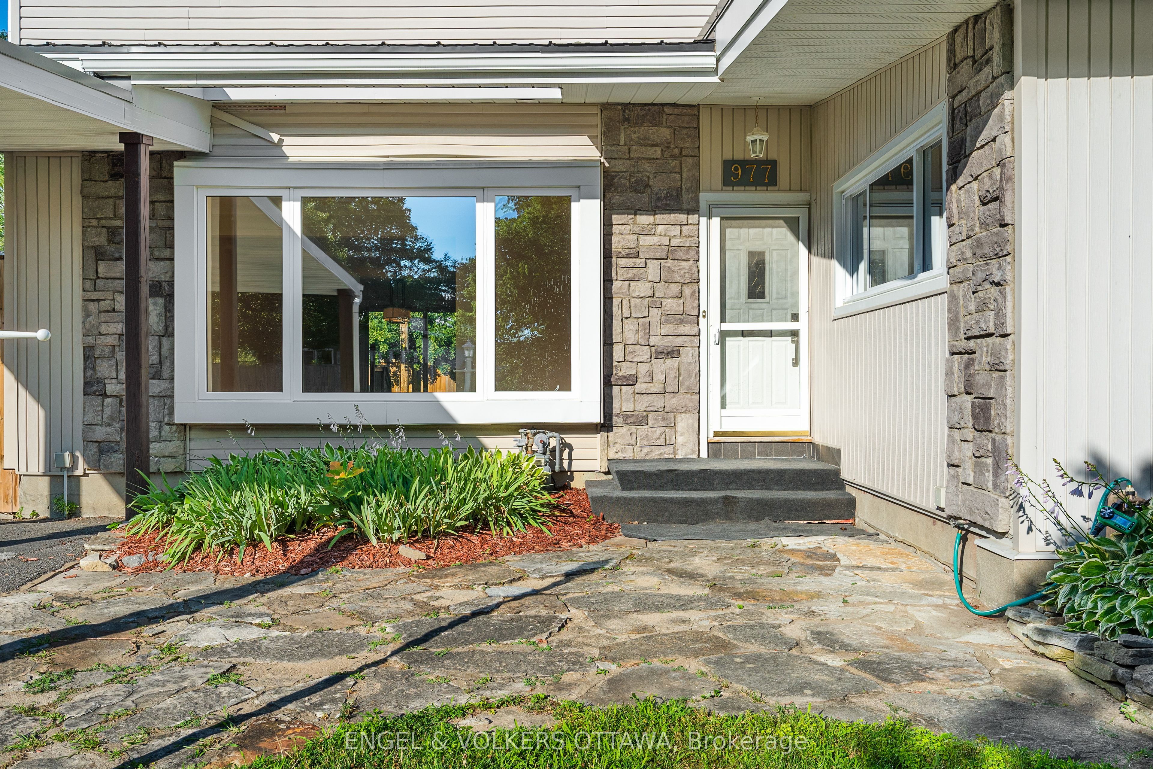 977 Blythdale Road