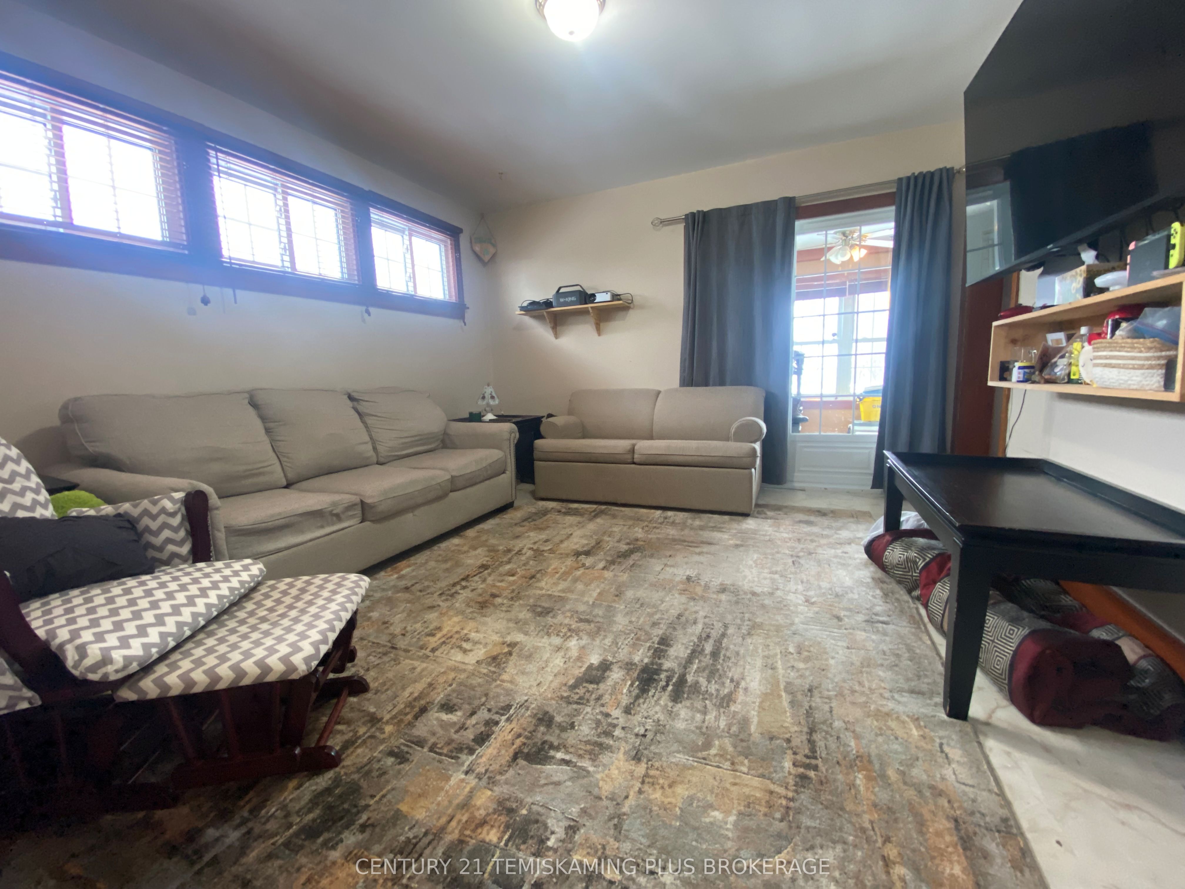 6739 Hwy 11 N Highway