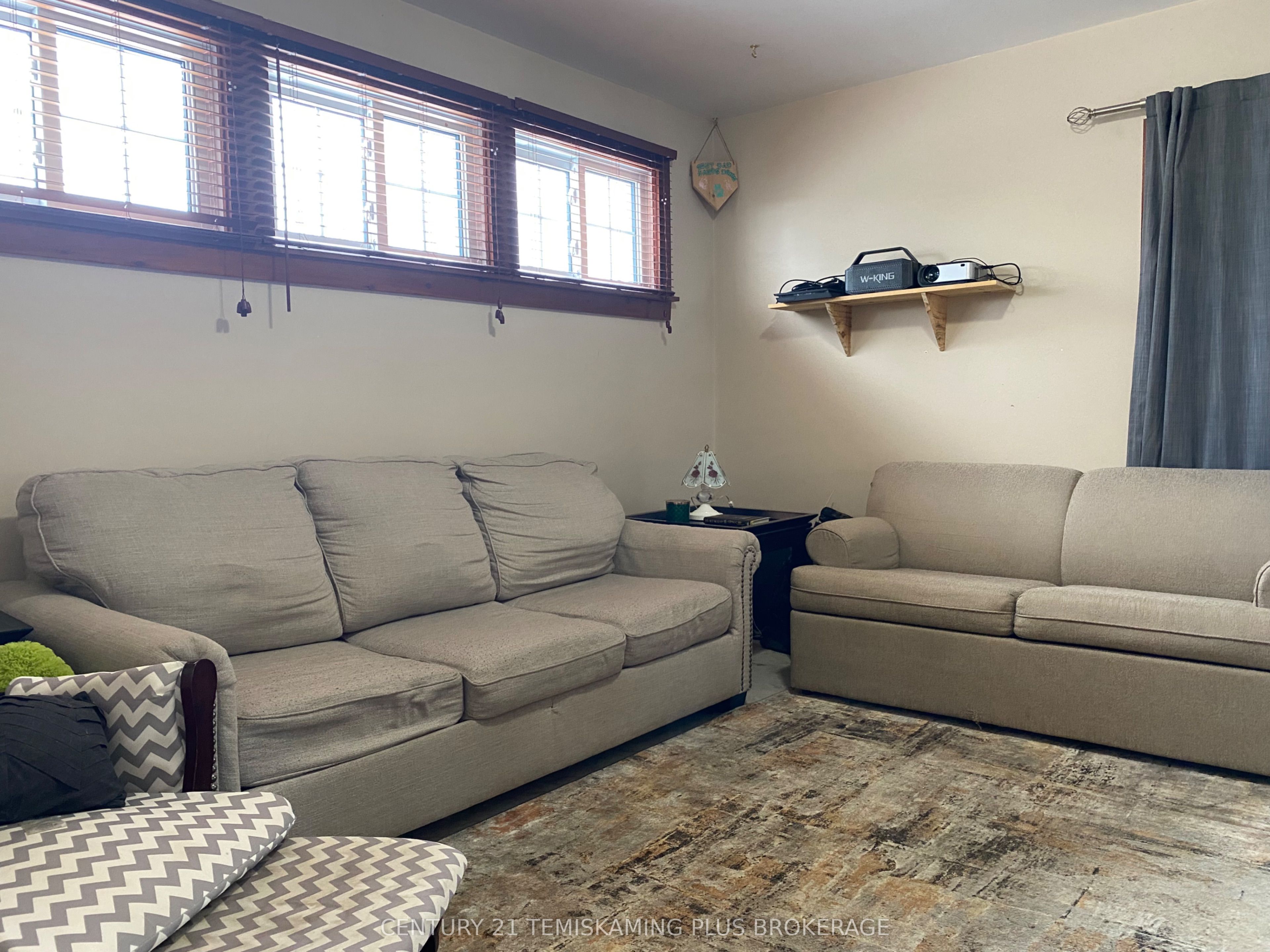 6739 Hwy 11 N Highway