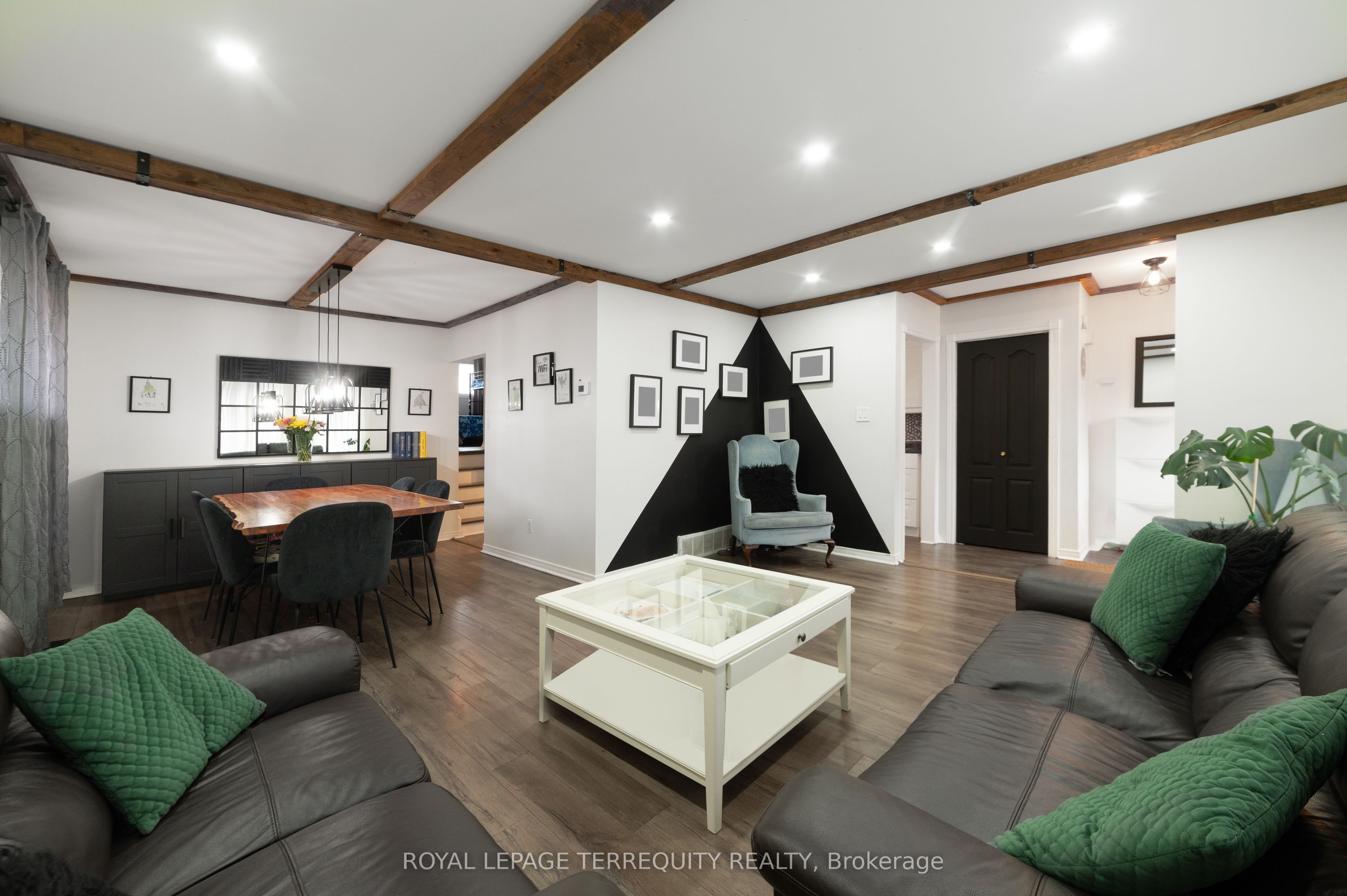 90 Keewatin Street S