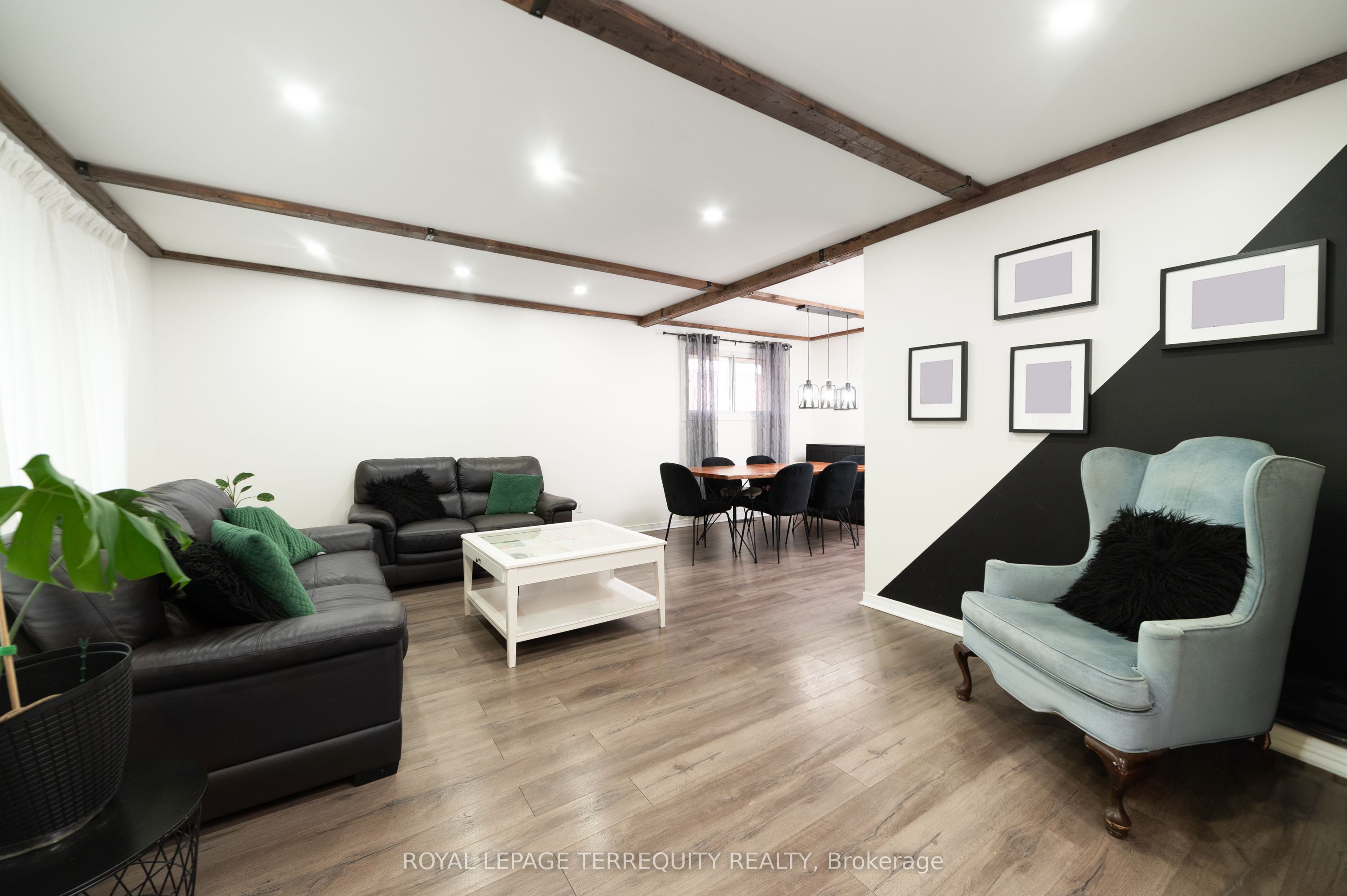 90 Keewatin Street S