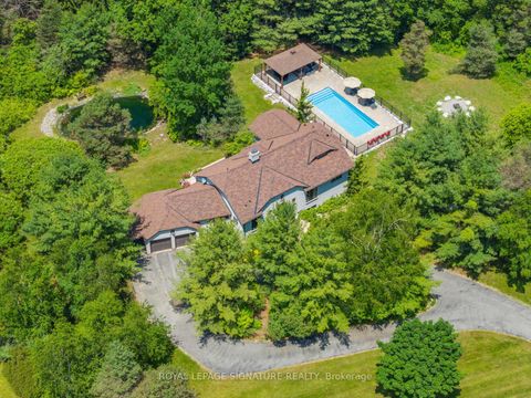 30 Kingswood Drive King ON L7B 1K8