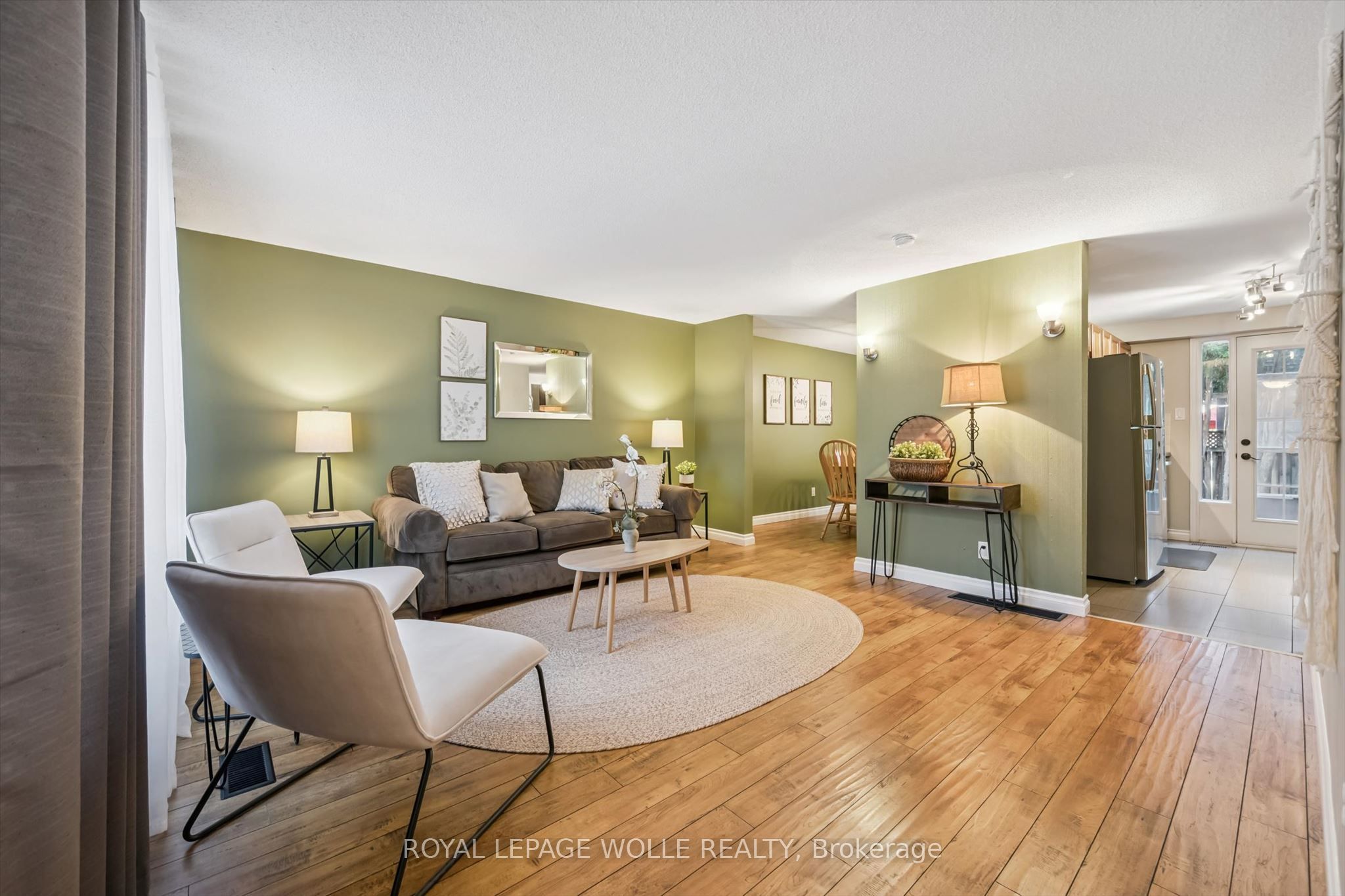 460 Parkview Crescent