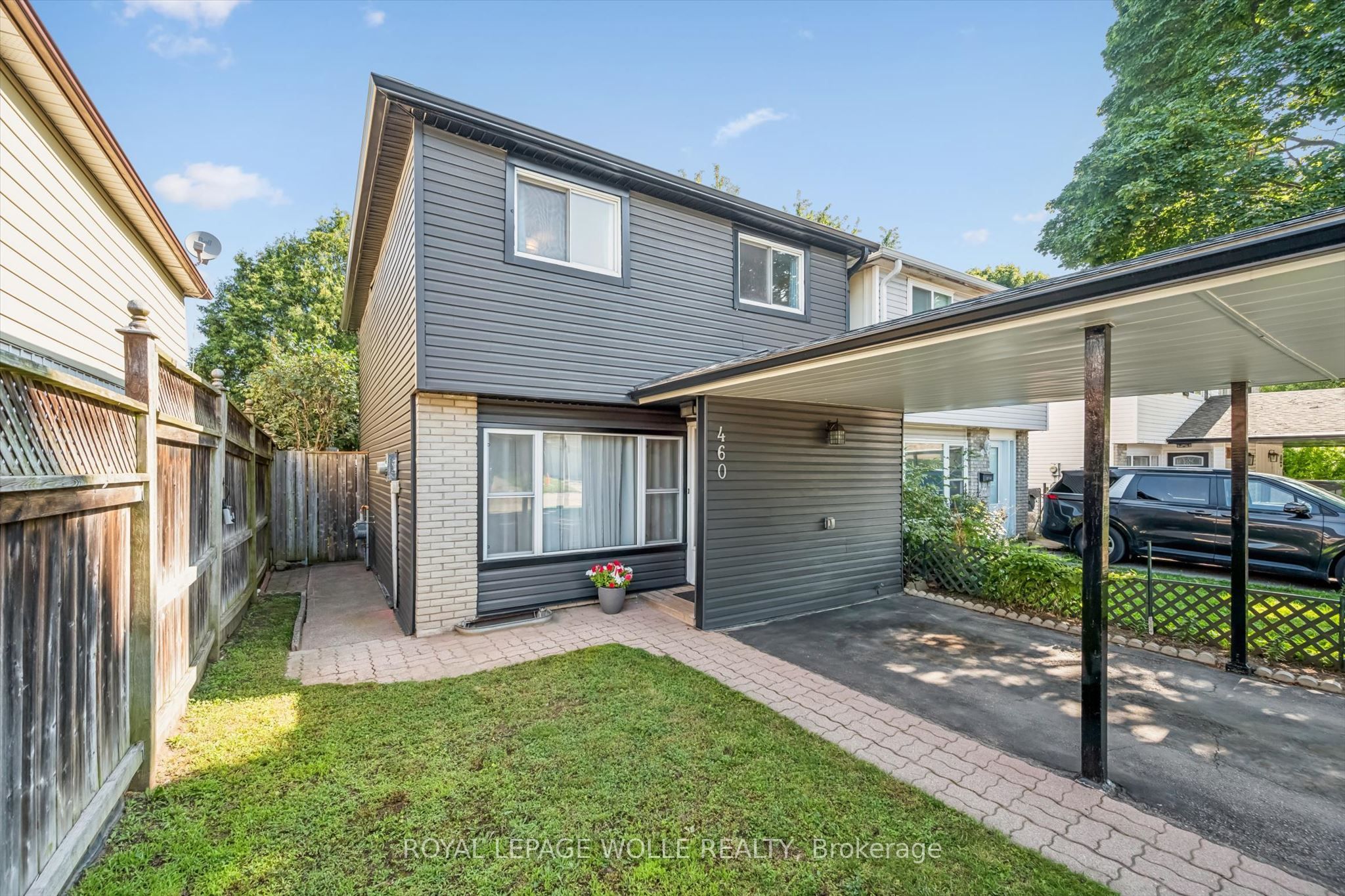 460 Parkview Crescent