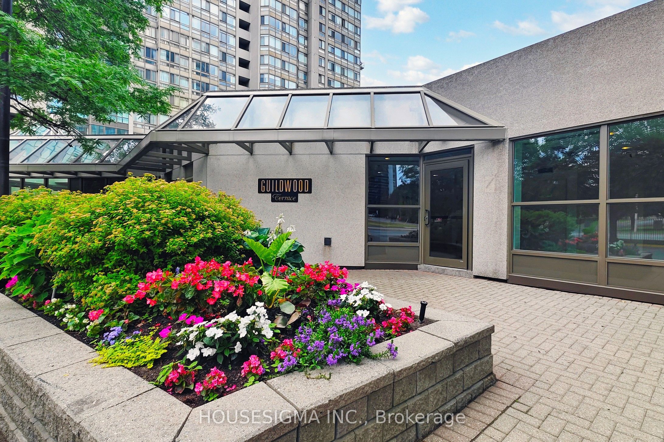 3231 Eglinton Avenue E 401