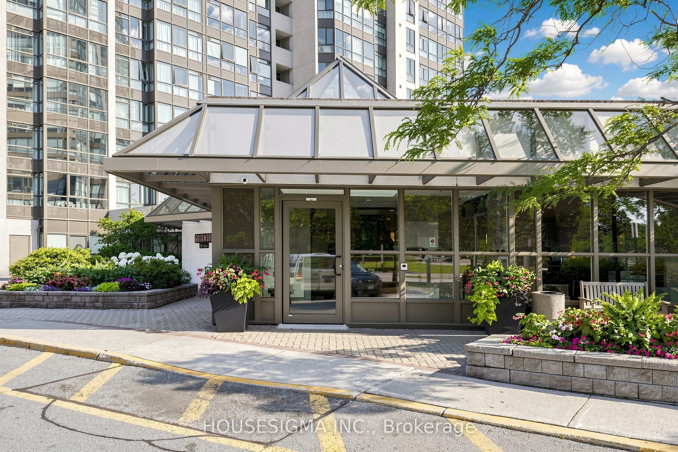 3231 Eglinton Avenue E 401