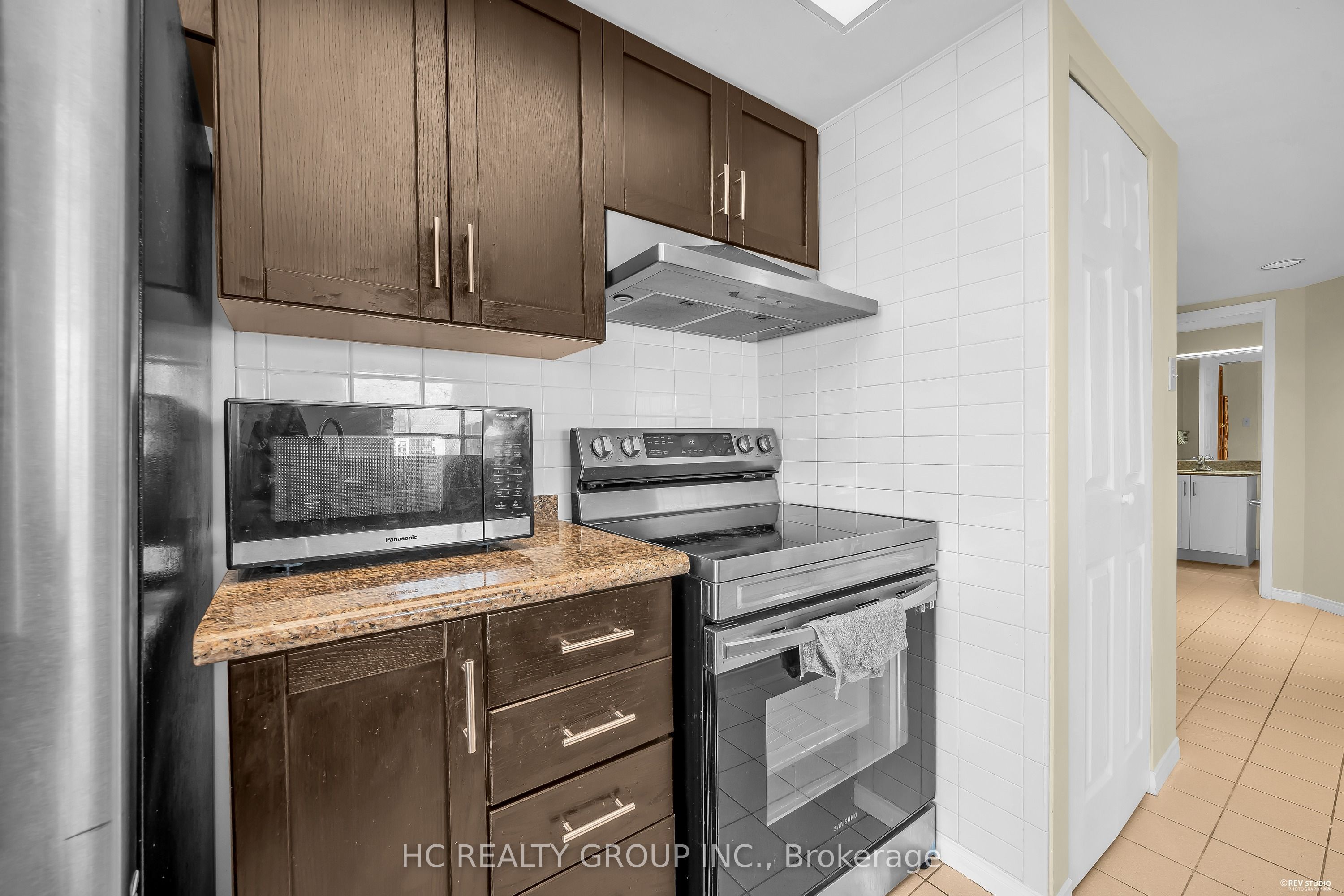 99 Harbour Square 3902