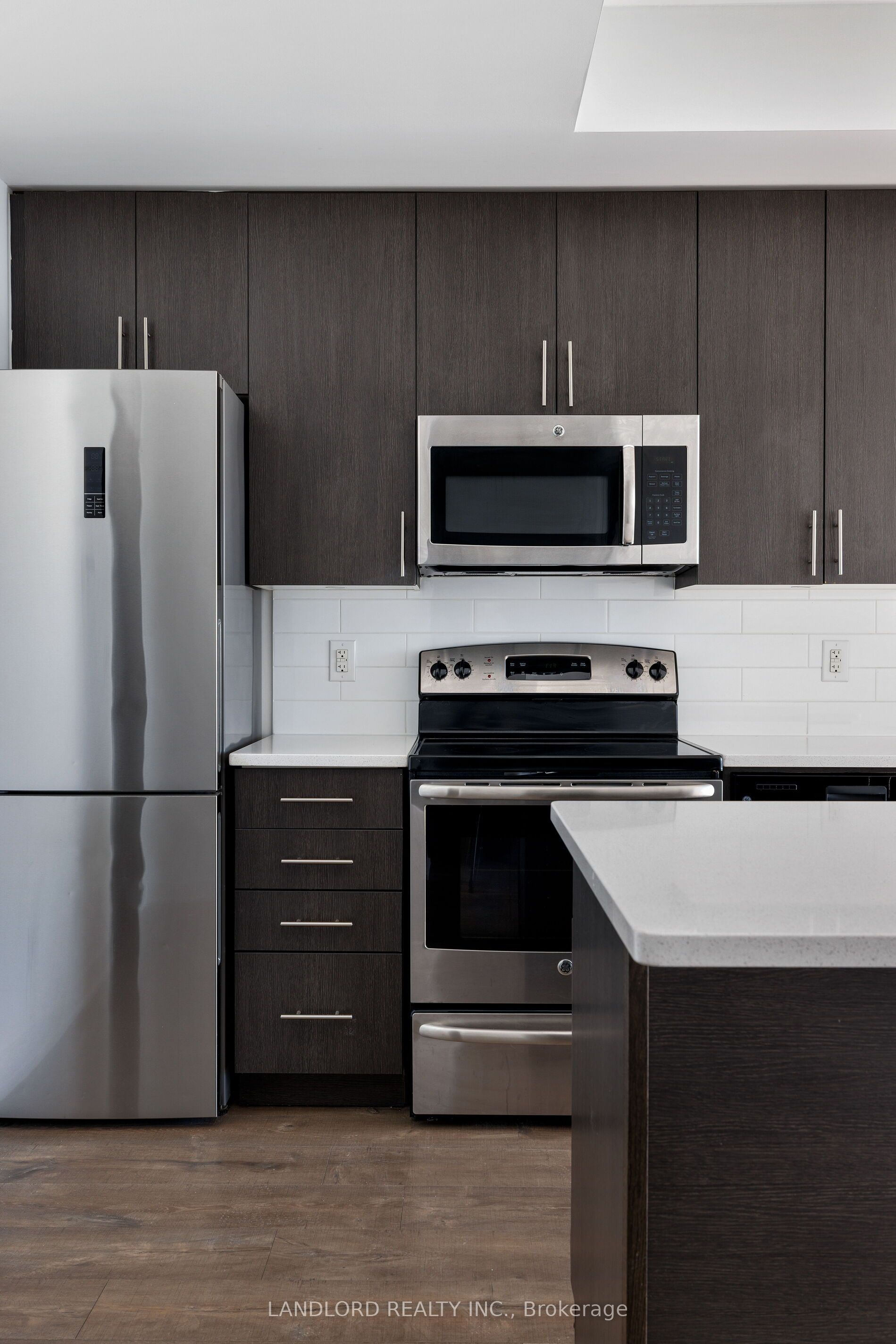 11 Superior Avenue 905