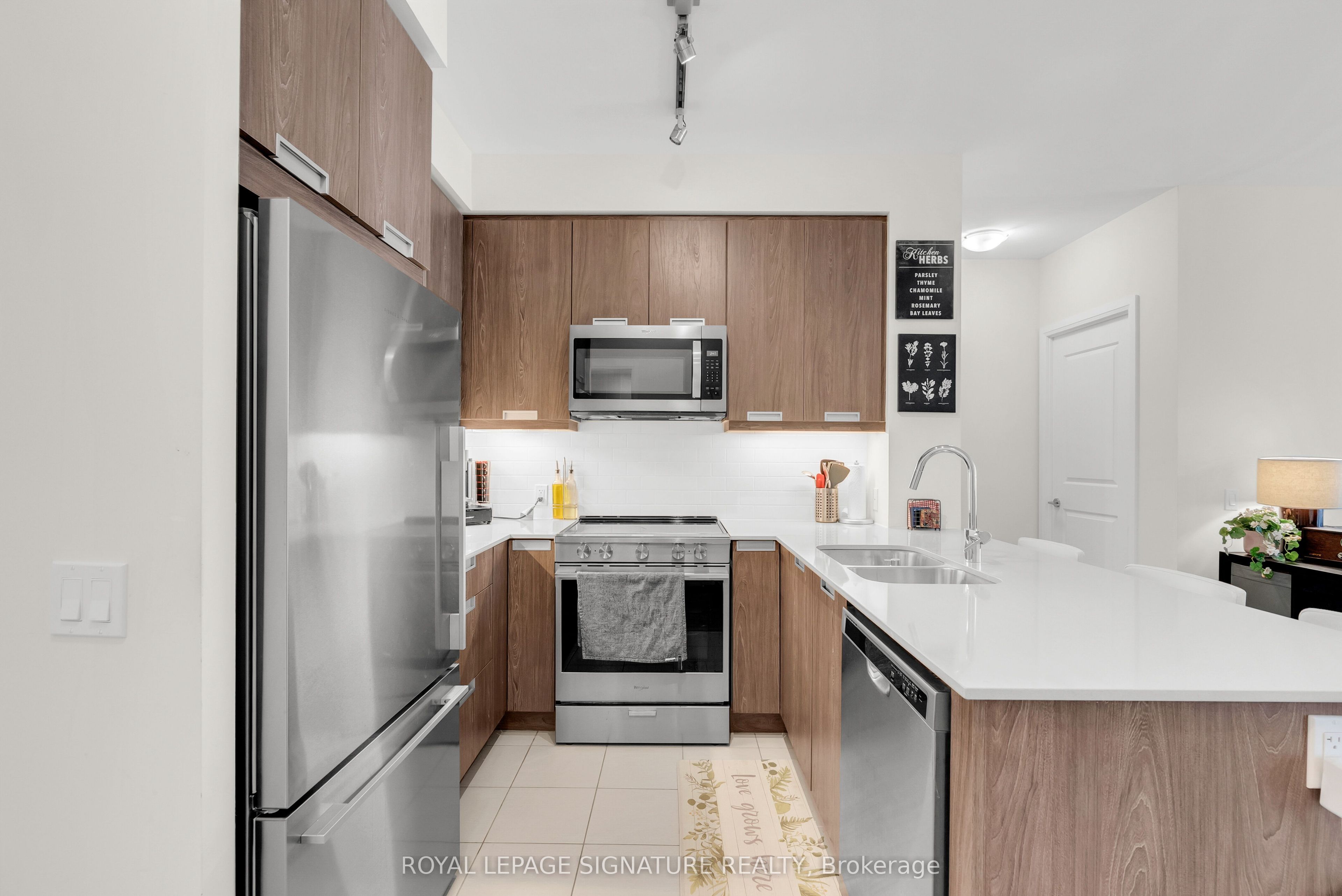 35 Watergarden Drive 218