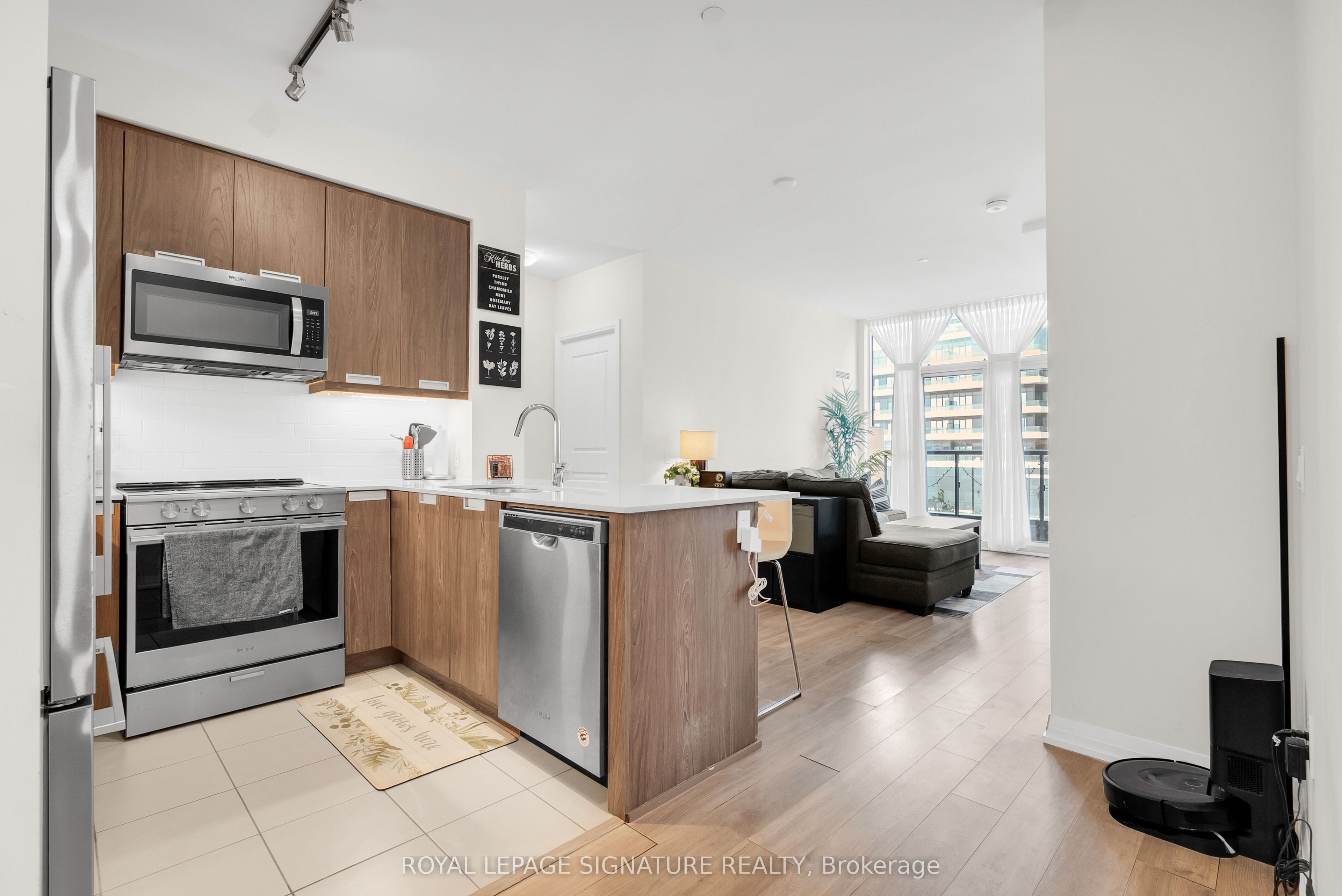 35 Watergarden Drive 218