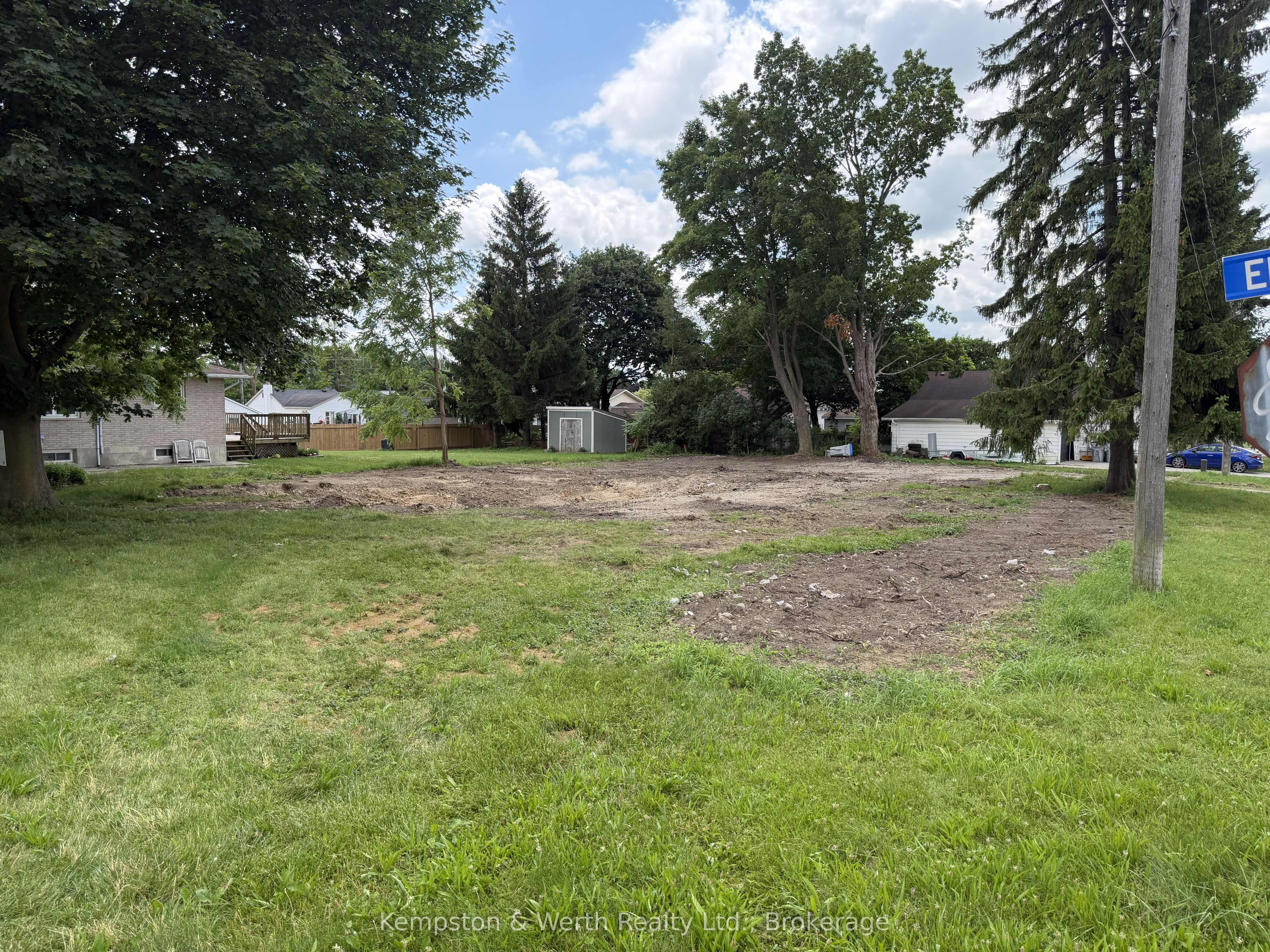 740 Elma Street W
