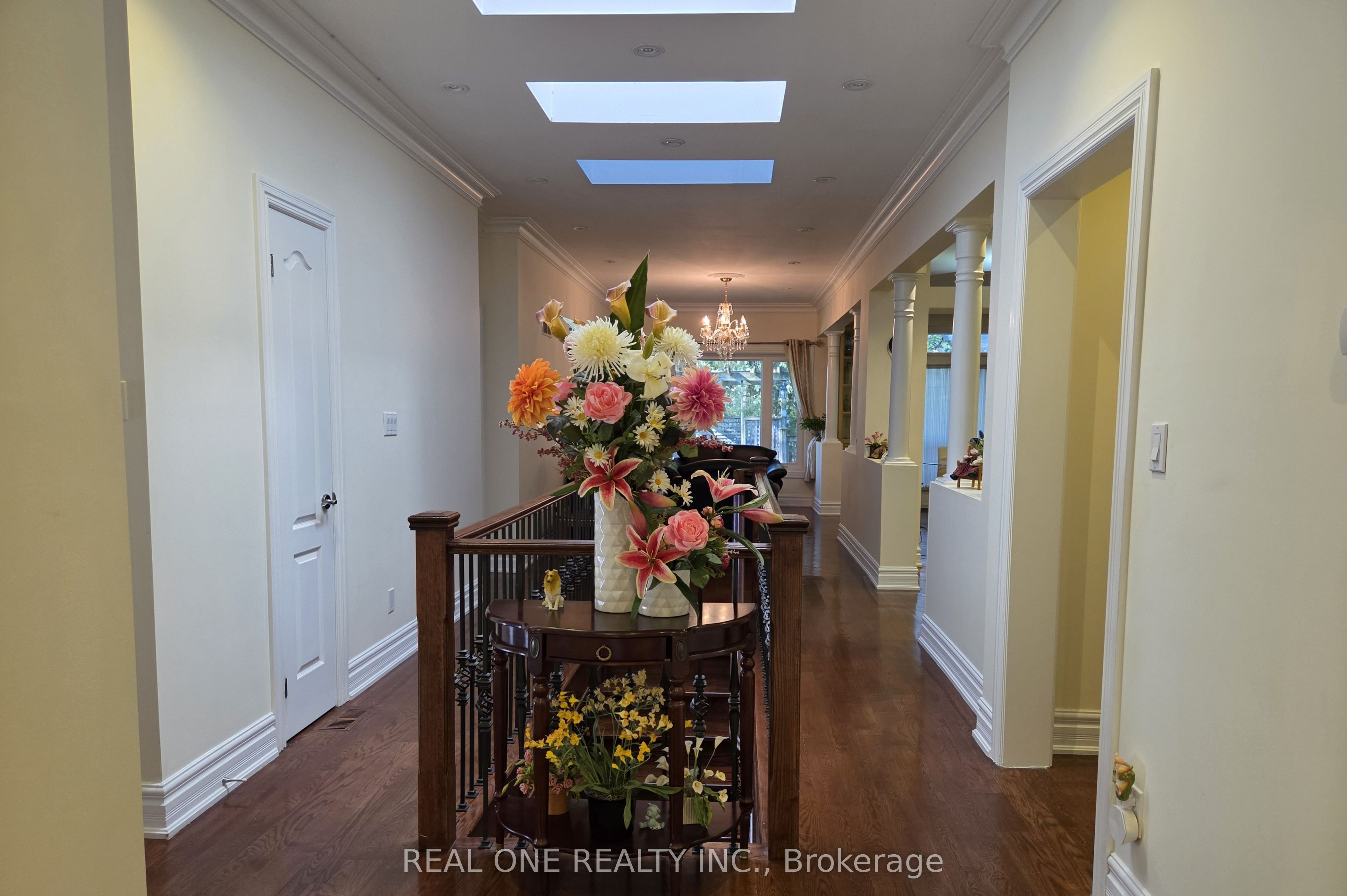 36 Wildrose Crescent E
