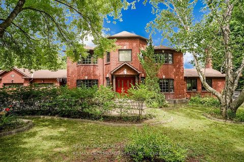 18 Hill Top Trail E Whitchurch-Stouffville ON L4A 7X4