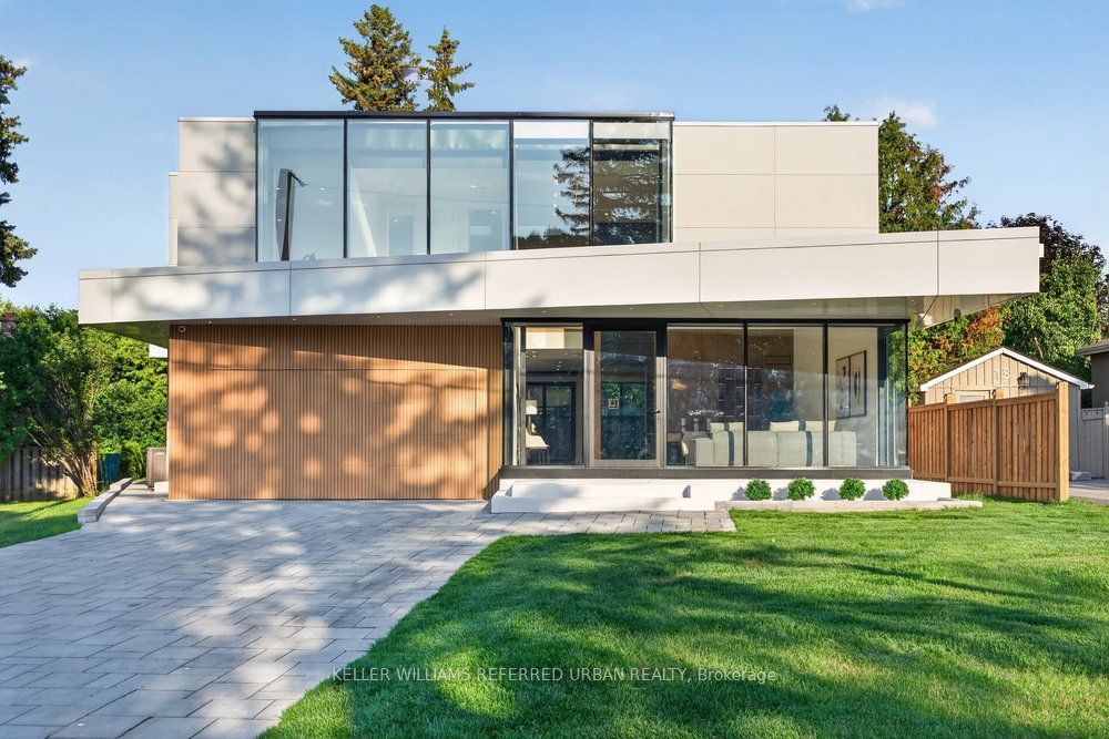 11 Knowles Crescent