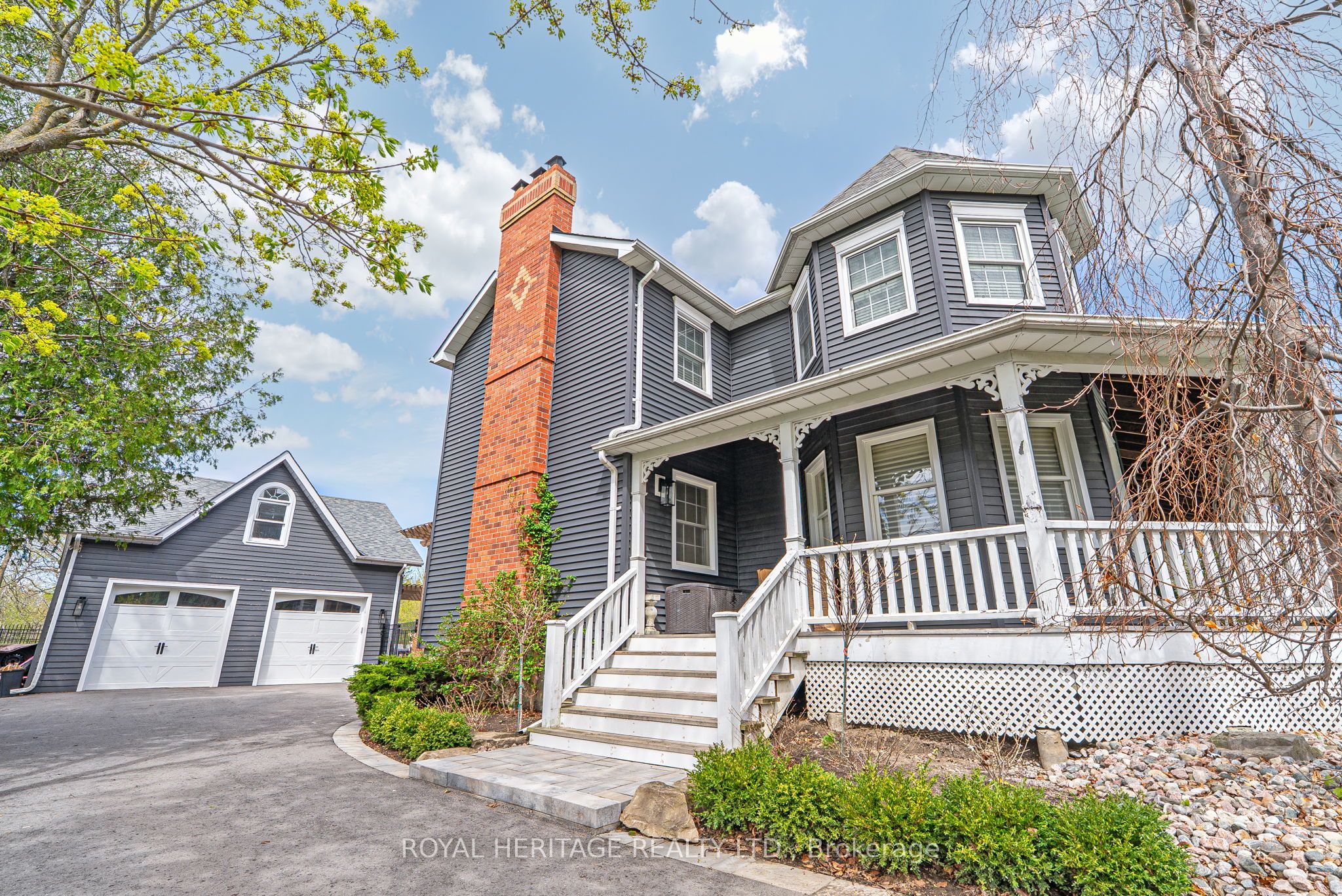 5016 Barber Street E