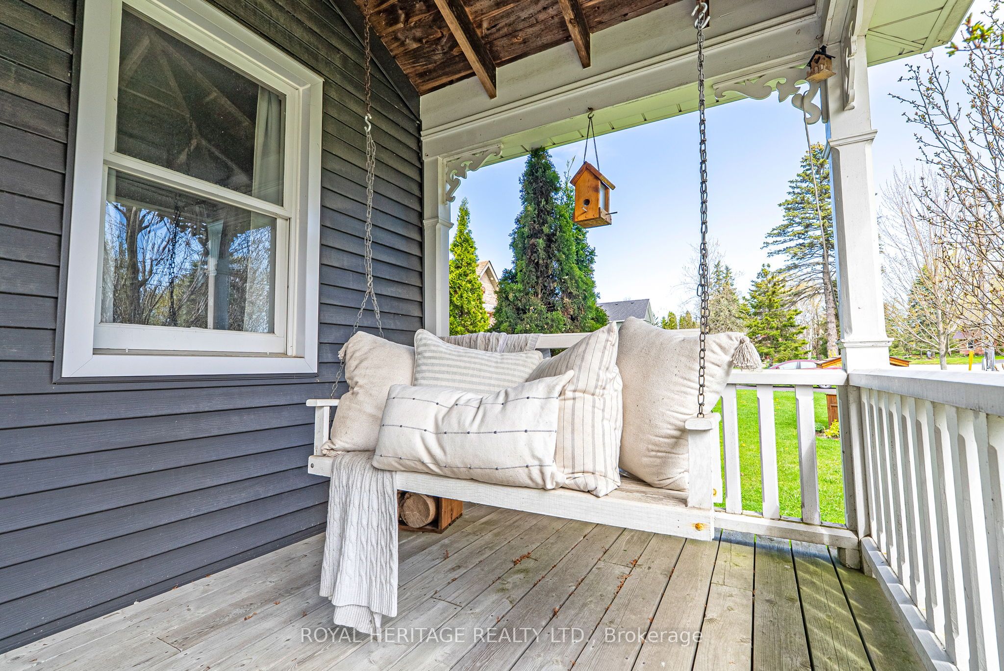 5016 Barber Street E