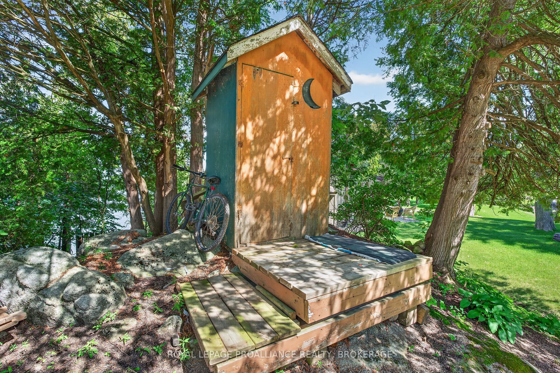 1006 Rocky Shore Lane